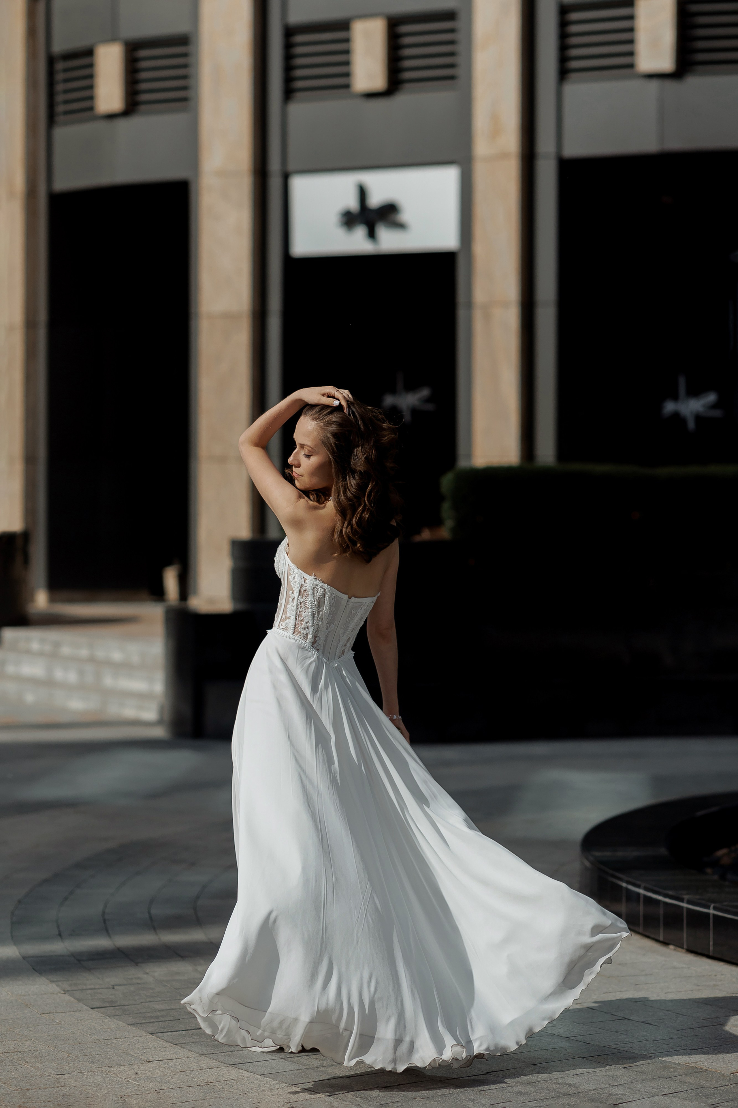 Свадебная прогулка по городу. Свадебный фотограф в Москве Дарья Олендарёва