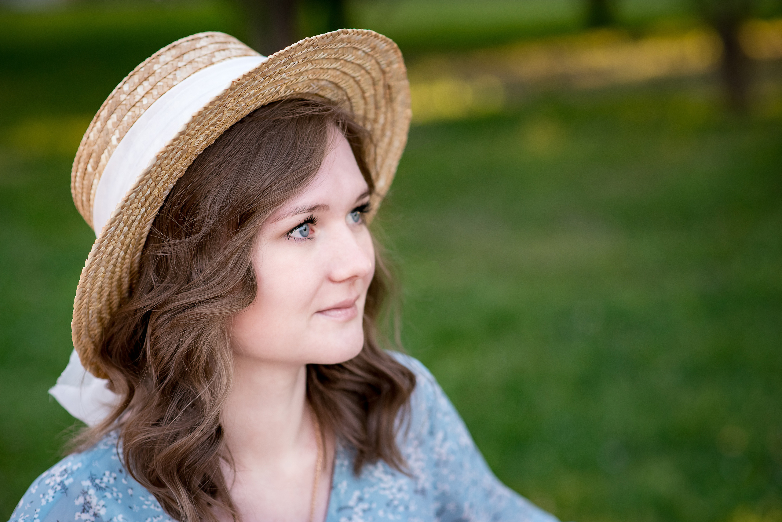 Женский портрет в уличной локации. Детский и семейный фотограф в Йошкар-Оле Светлана Кропочева