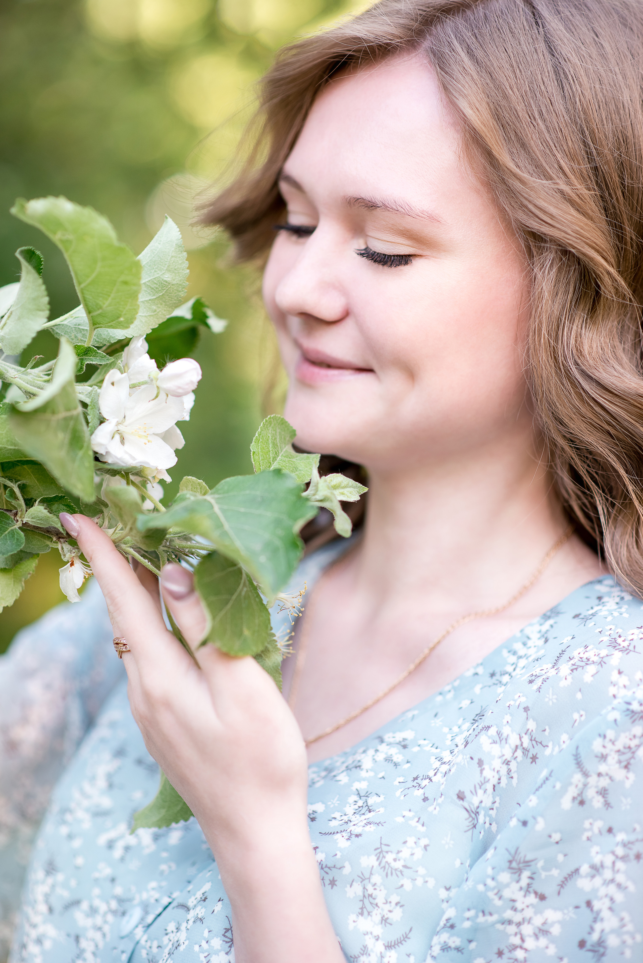 Женский портрет в уличной локации. Детский и семейный фотограф в Йошкар-Оле Светлана Кропочева