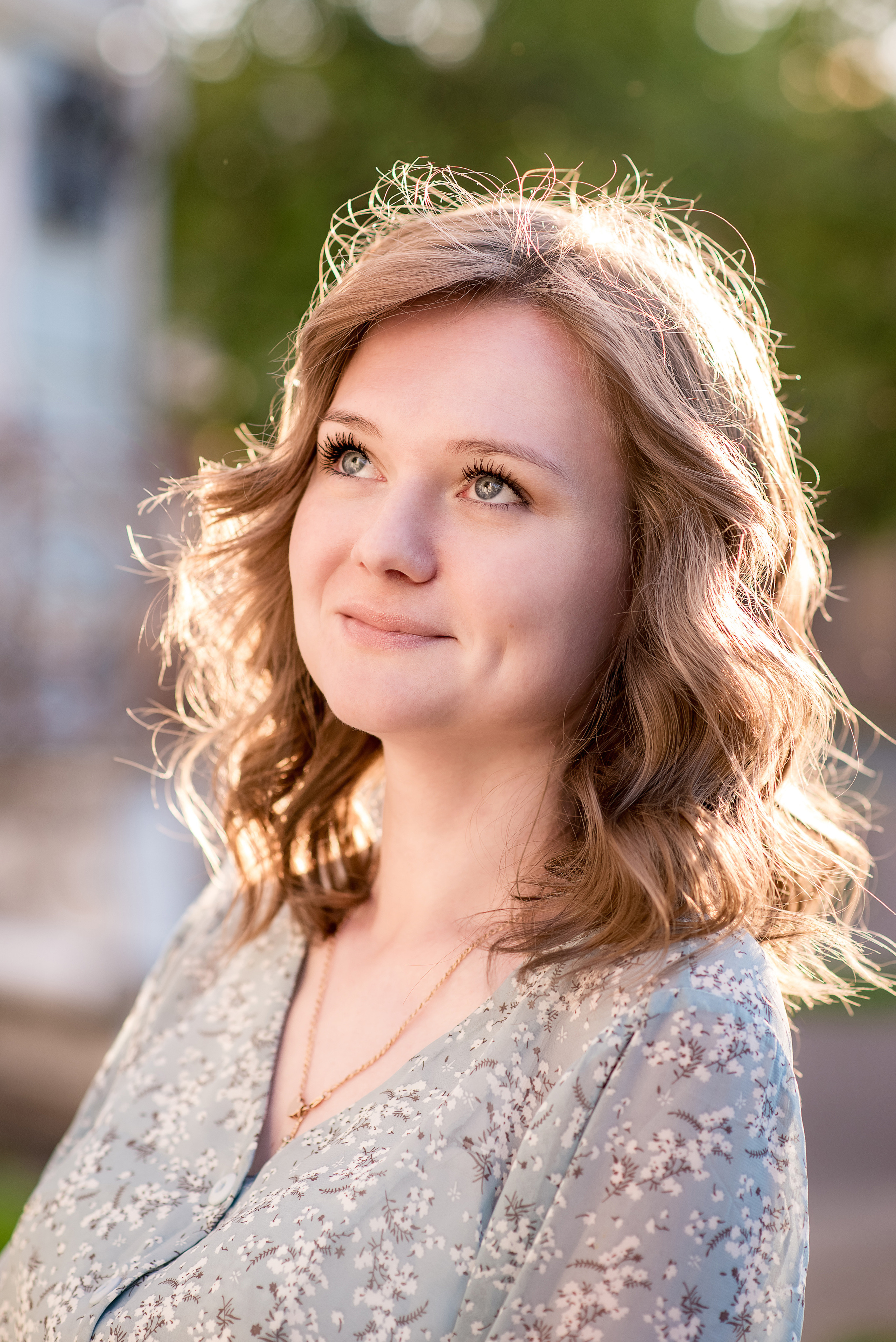 Женский портрет в уличной локации. Детский и семейный фотограф в Йошкар-Оле Светлана Кропочева
