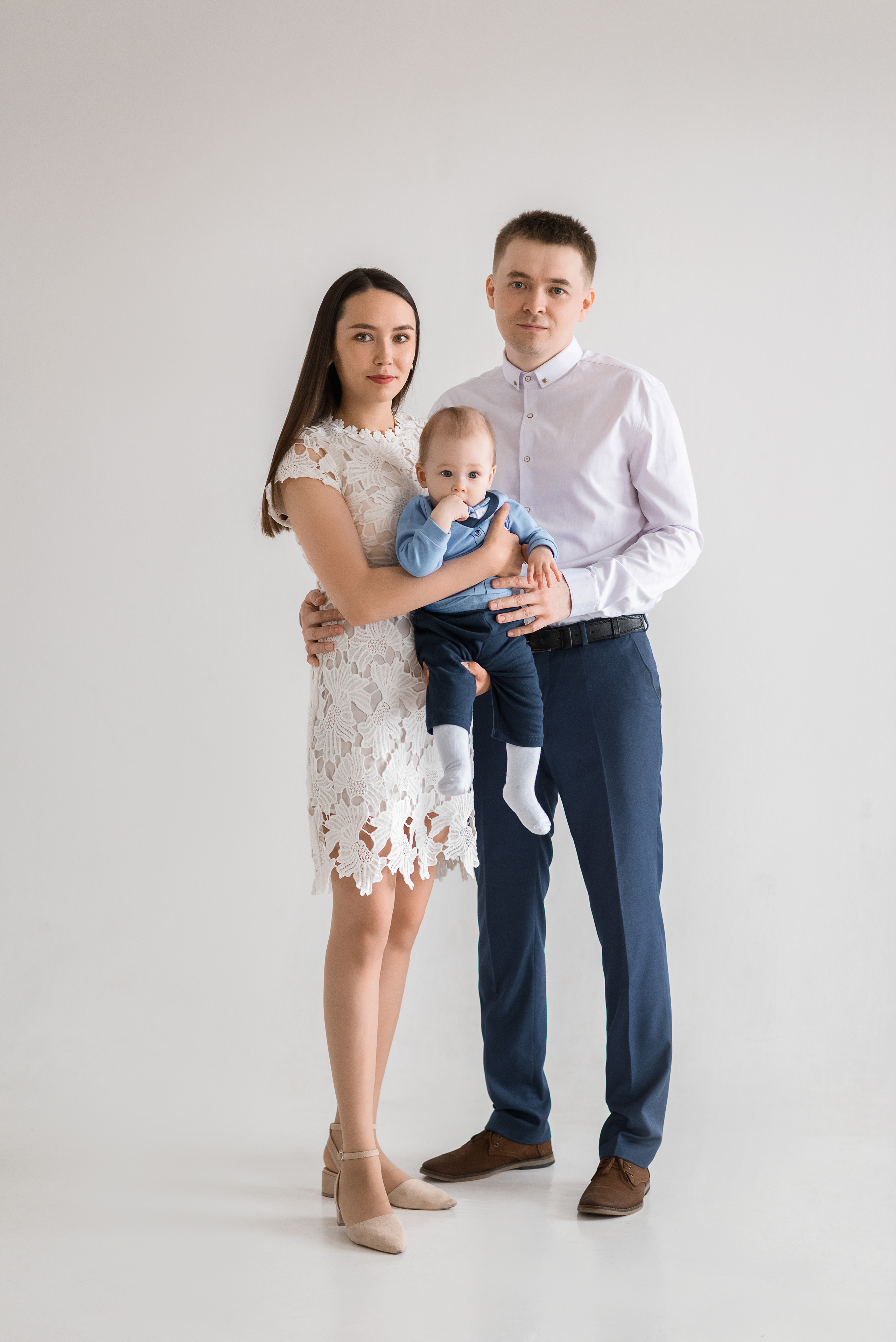 Семейная съемка в студии папа мама и малыш. Детский и семейный фотограф в Йошкар-Оле Светлана Кропочева