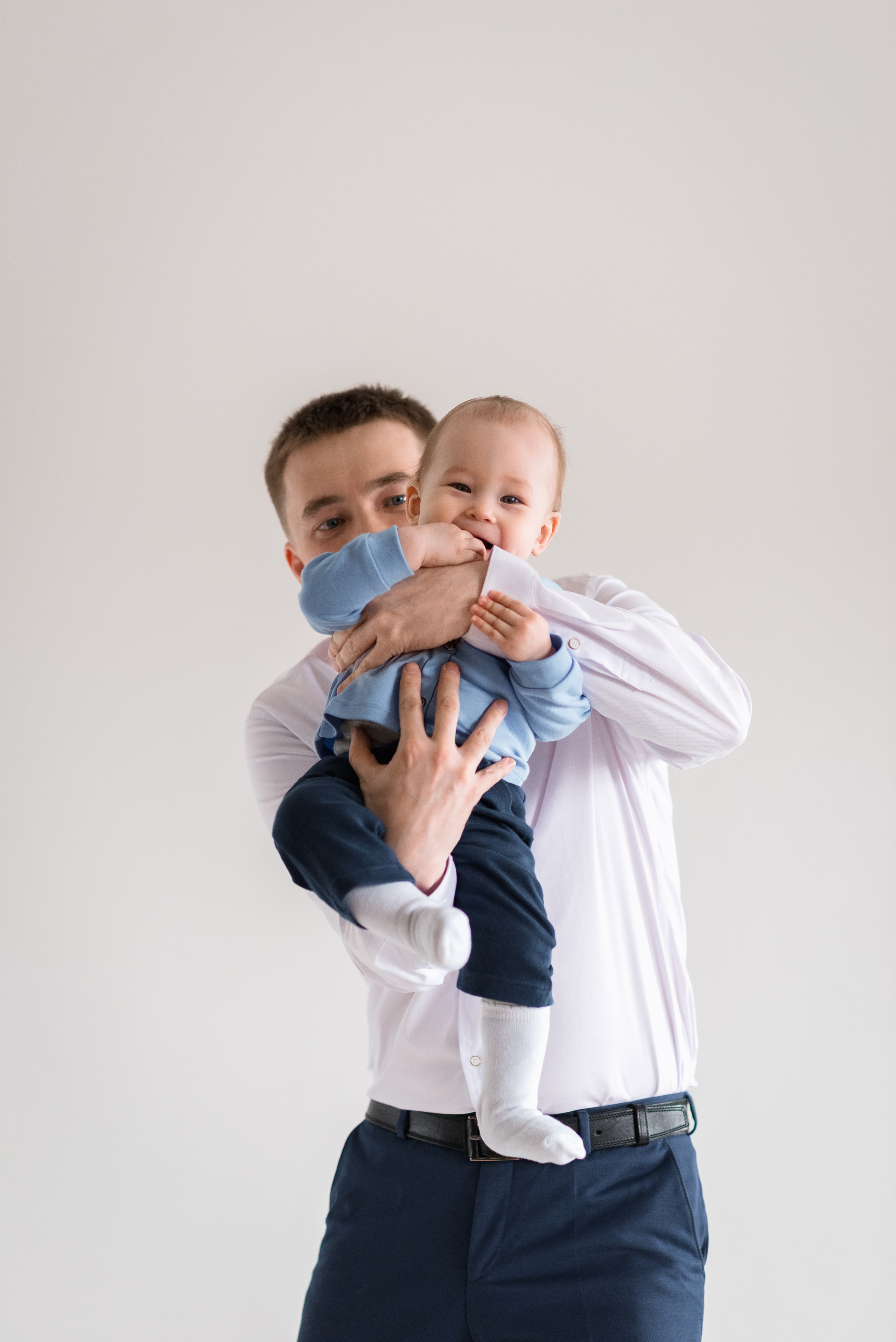 Семейная съемка в студии папа мама и малыш. Детский и семейный фотограф в Йошкар-Оле Светлана Кропочева