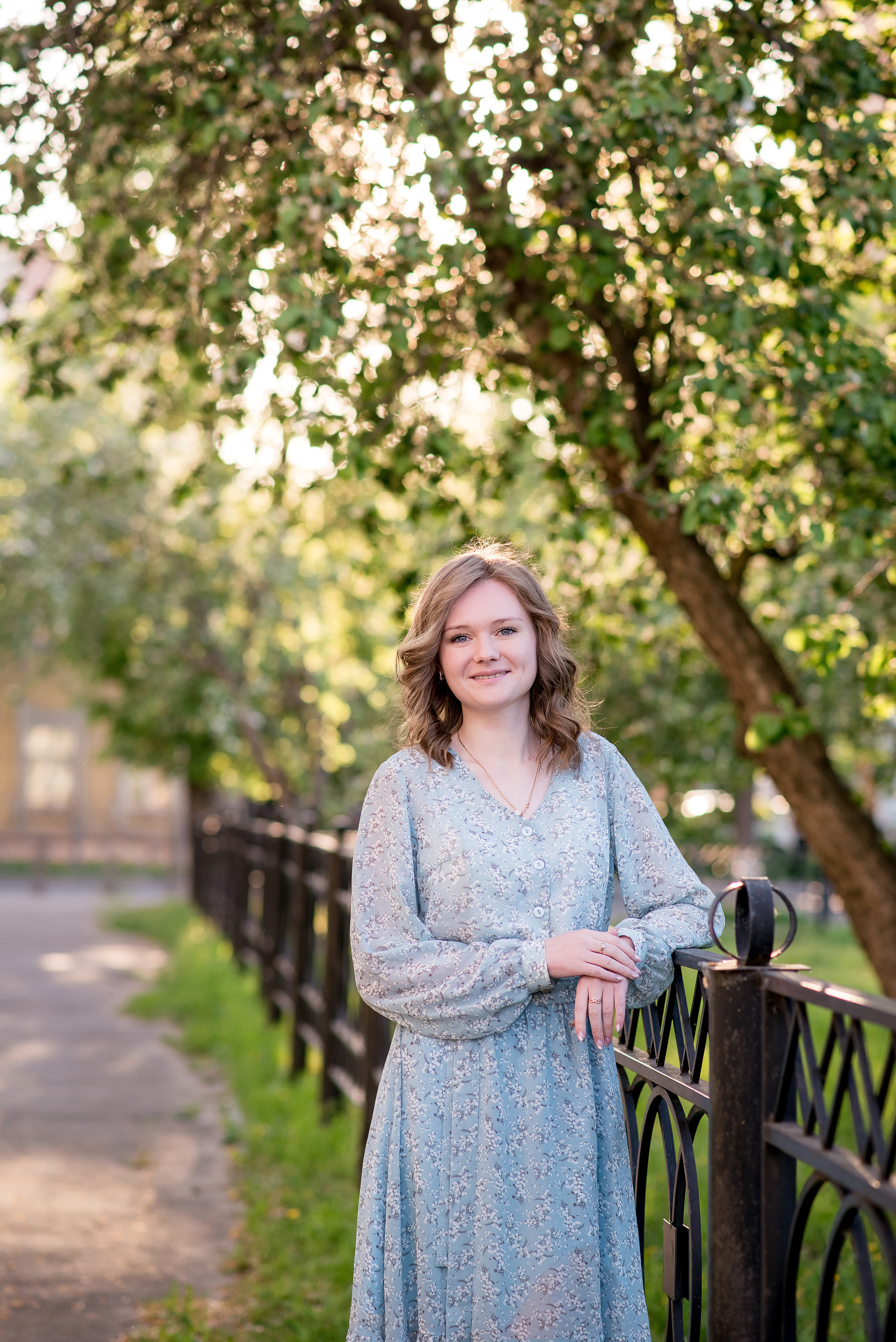 Женский портрет в уличной локации. Детский и семейный фотограф в Йошкар-Оле Светлана Кропочева
