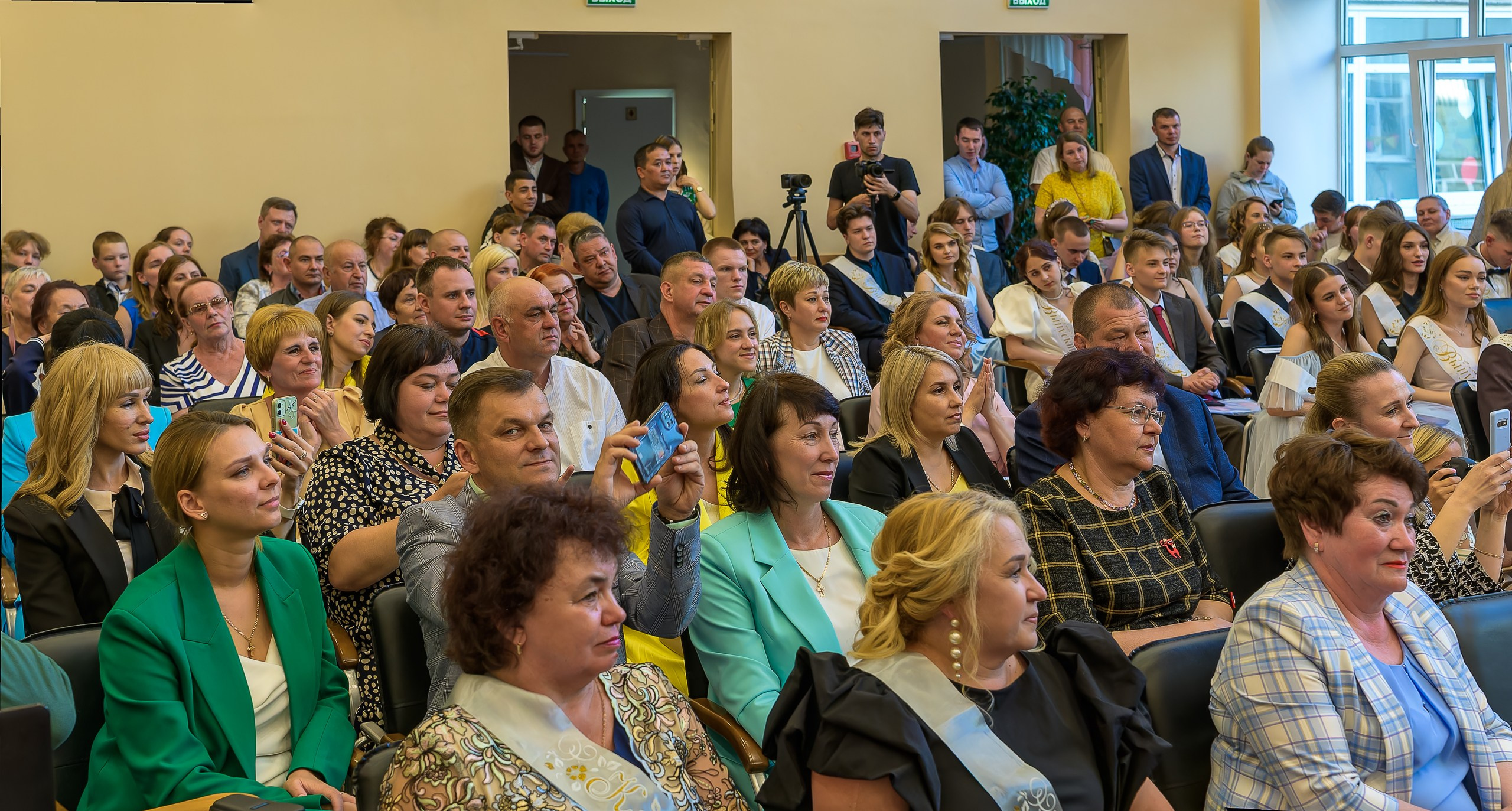 Выпускной МБОУ «СОШ № 34». Фотограф в Кемерово Владислав Шульц