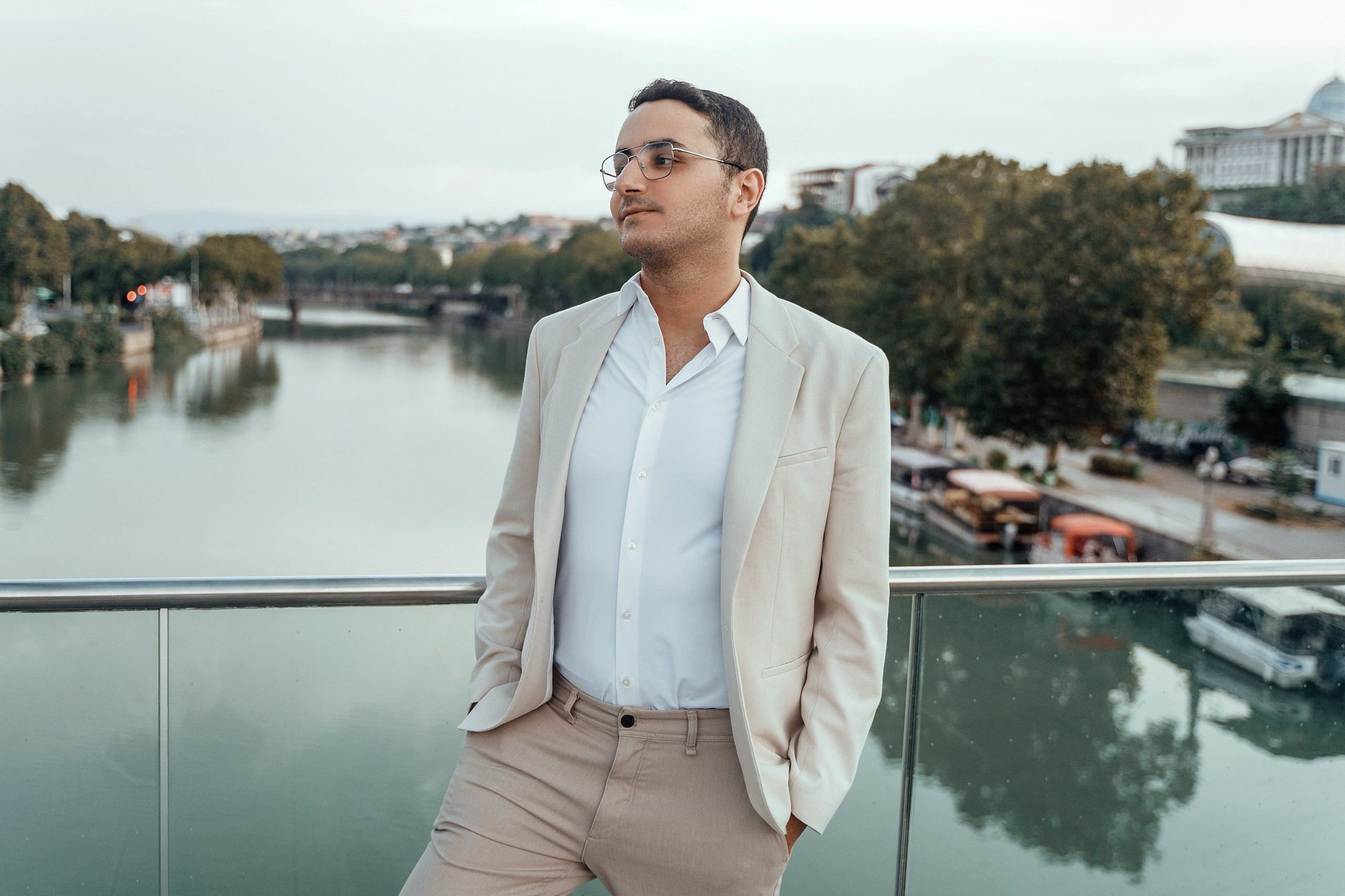 Alaeddine & Matika on the Peace Bridge in Tbilisi. Photographer Sergey Otkrytyi in Batumi & Tbilisi