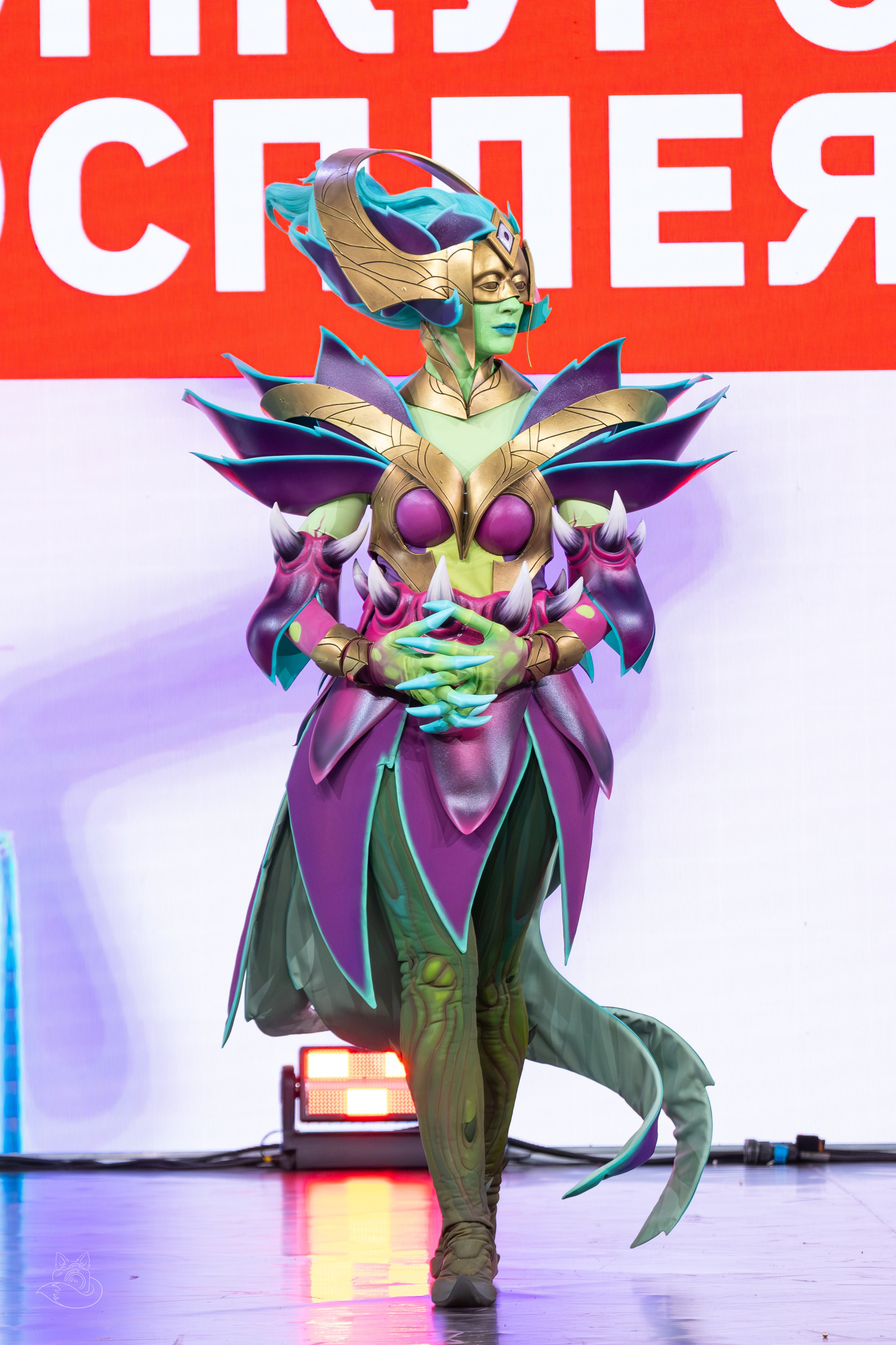 Сцена РЭД ЭКСПО 2024. Косплей фотограф