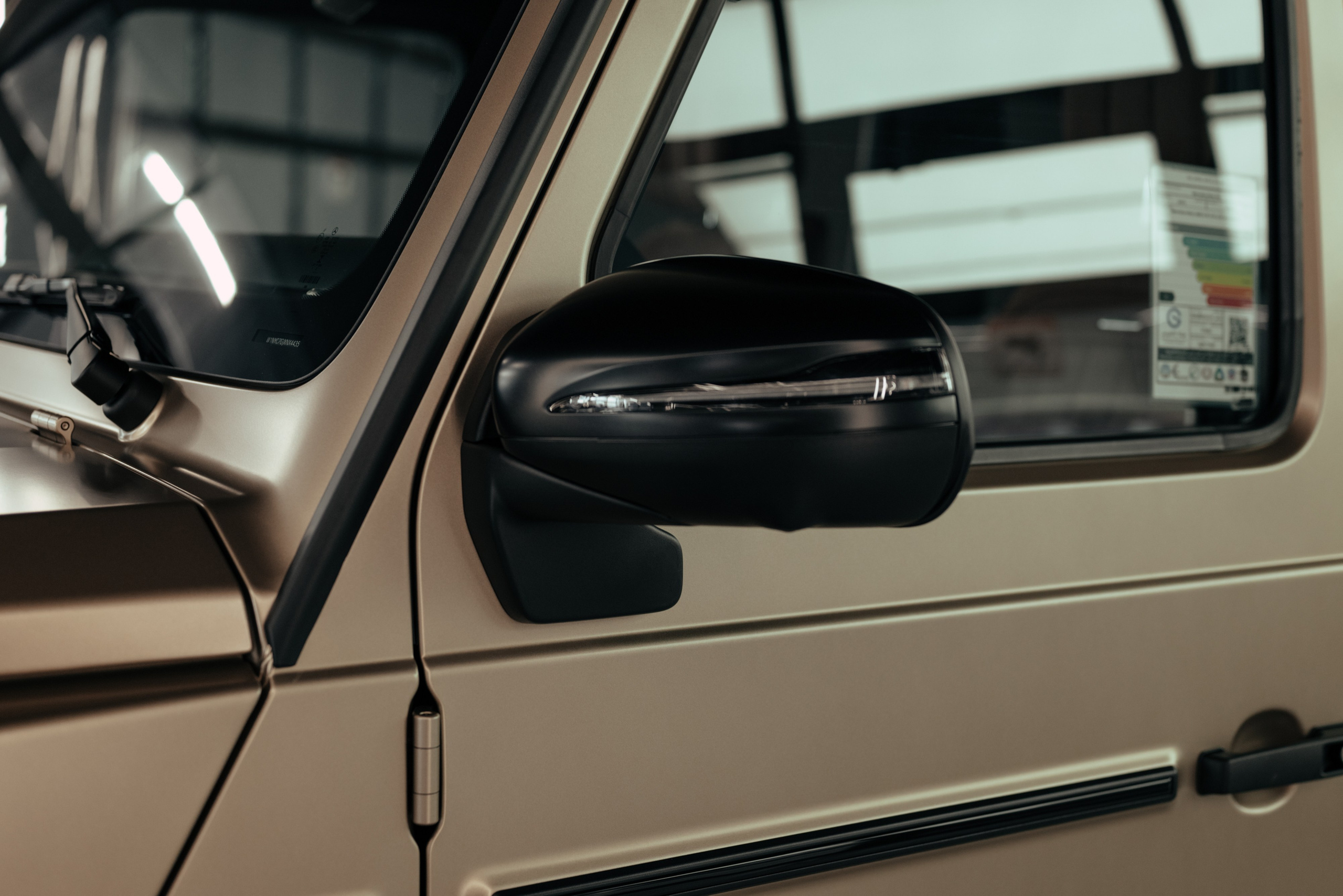 Mercedes G63 Gold. DeLorein