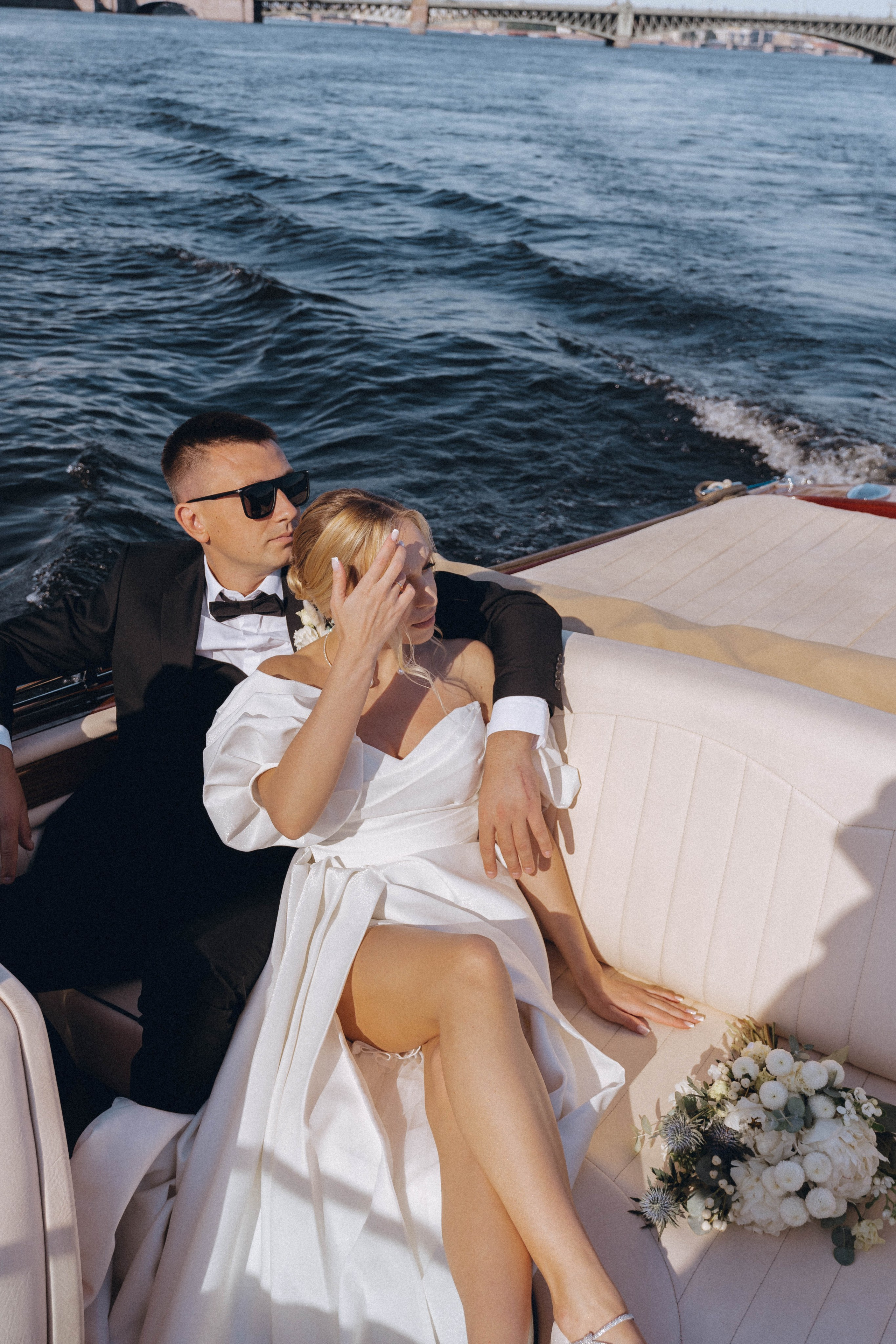 СВАДЕНБНАЯ СЬЕМКА НА КАТЕРЕ ПО КАНАЛАМ САНКТ-ПЕТЕРБУРГА И В АКВАТОРИИ НЕВЫ. Профессиональный фотограф, Санкт-Петербург — Виктория Богомолова