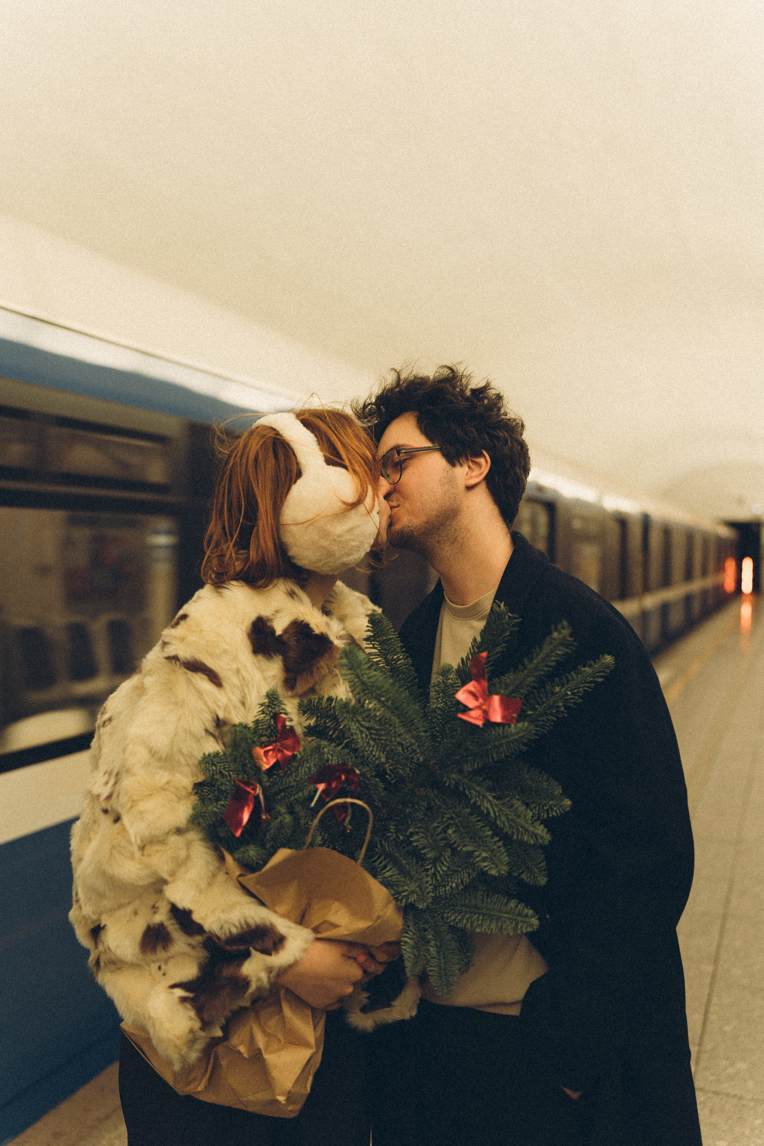 НОВОГОДНЯЯ ФОТОСЕСИИЯ ПАРЫ В МЕТРО ЛЮБОВЬ. Профессиональный фотограф, Санкт-Петербург — Виктория Богомолова