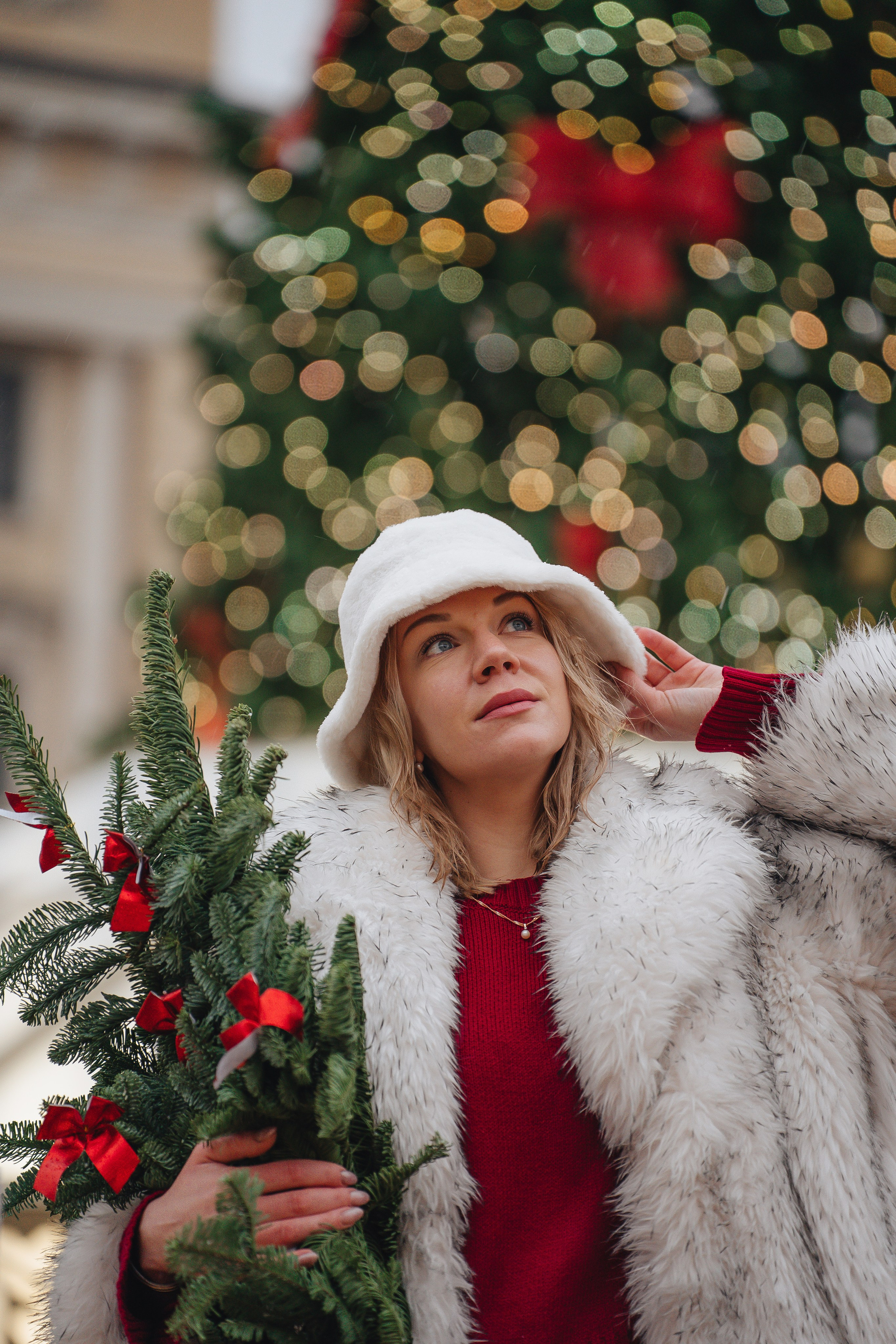 ПРОГУЛКА НА МАНЕЖНОЙ ПЛОЩАДИ ДЛЯ ДЕВУШКИ ПЕРЕД НОВЫМ ГОДОМ (НОВОГОДНЯЯ ФОТОСЕССИИЯ НА МАНЕЖНОЙ ПЛОЩАДИ). Профессиональный фотограф, Санкт-Петербург — Виктория Богомолова