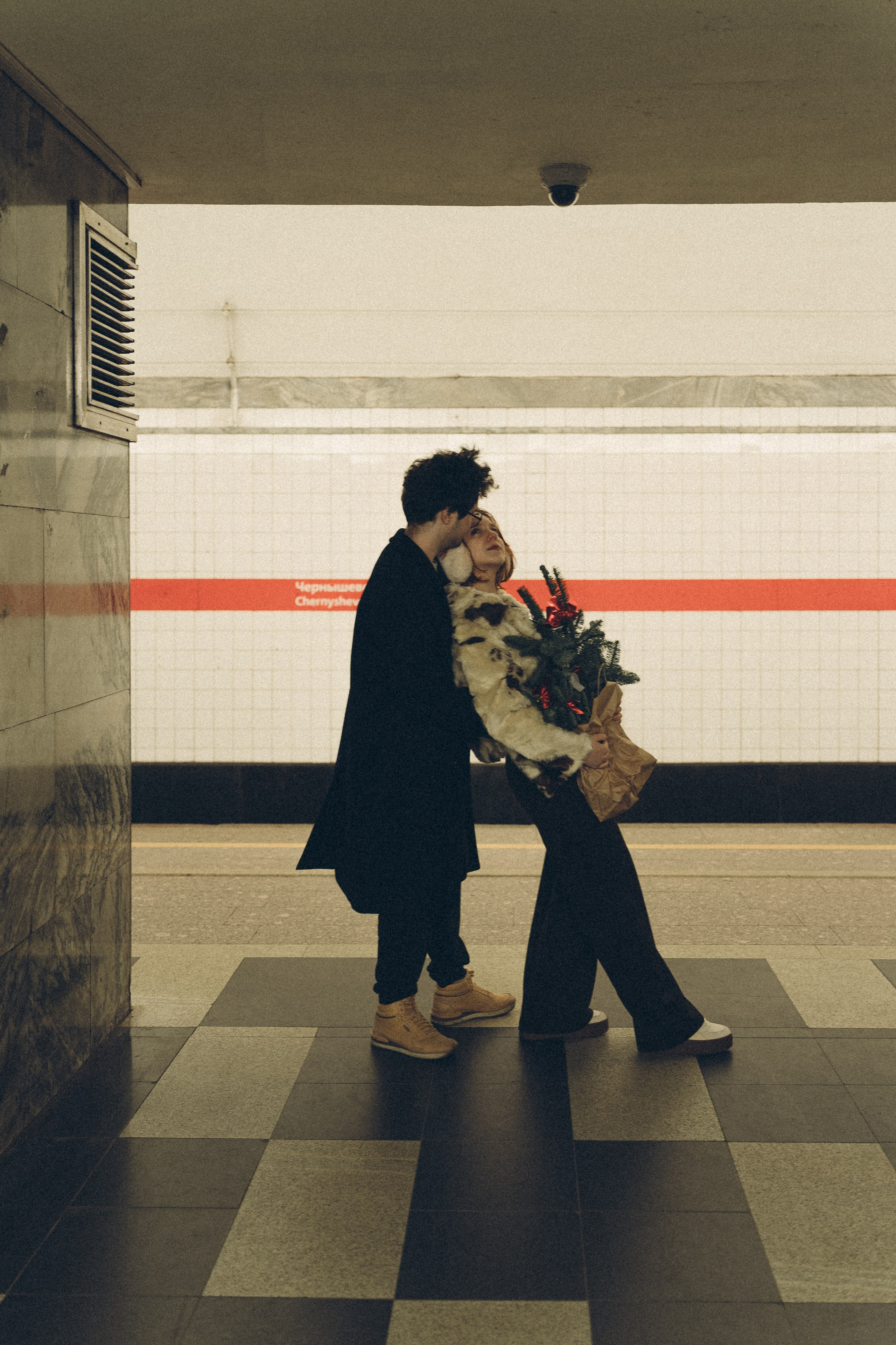 НОВОГОДНЯЯ ФОТОСЕСИИЯ ПАРЫ В МЕТРО ЛЮБОВЬ. Профессиональный фотограф, Санкт-Петербург — Виктория Богомолова