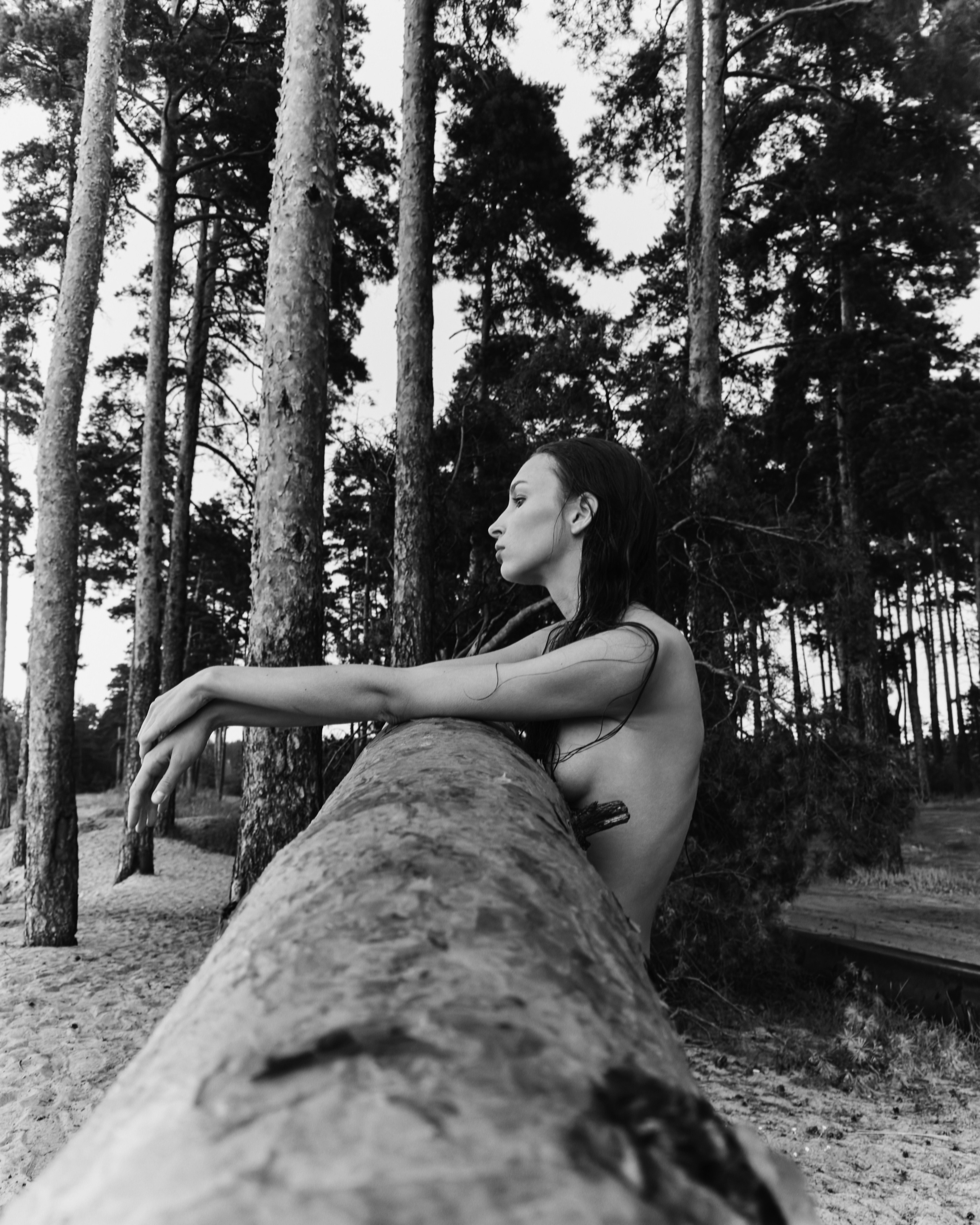 Anna. Z H U R A V L E V