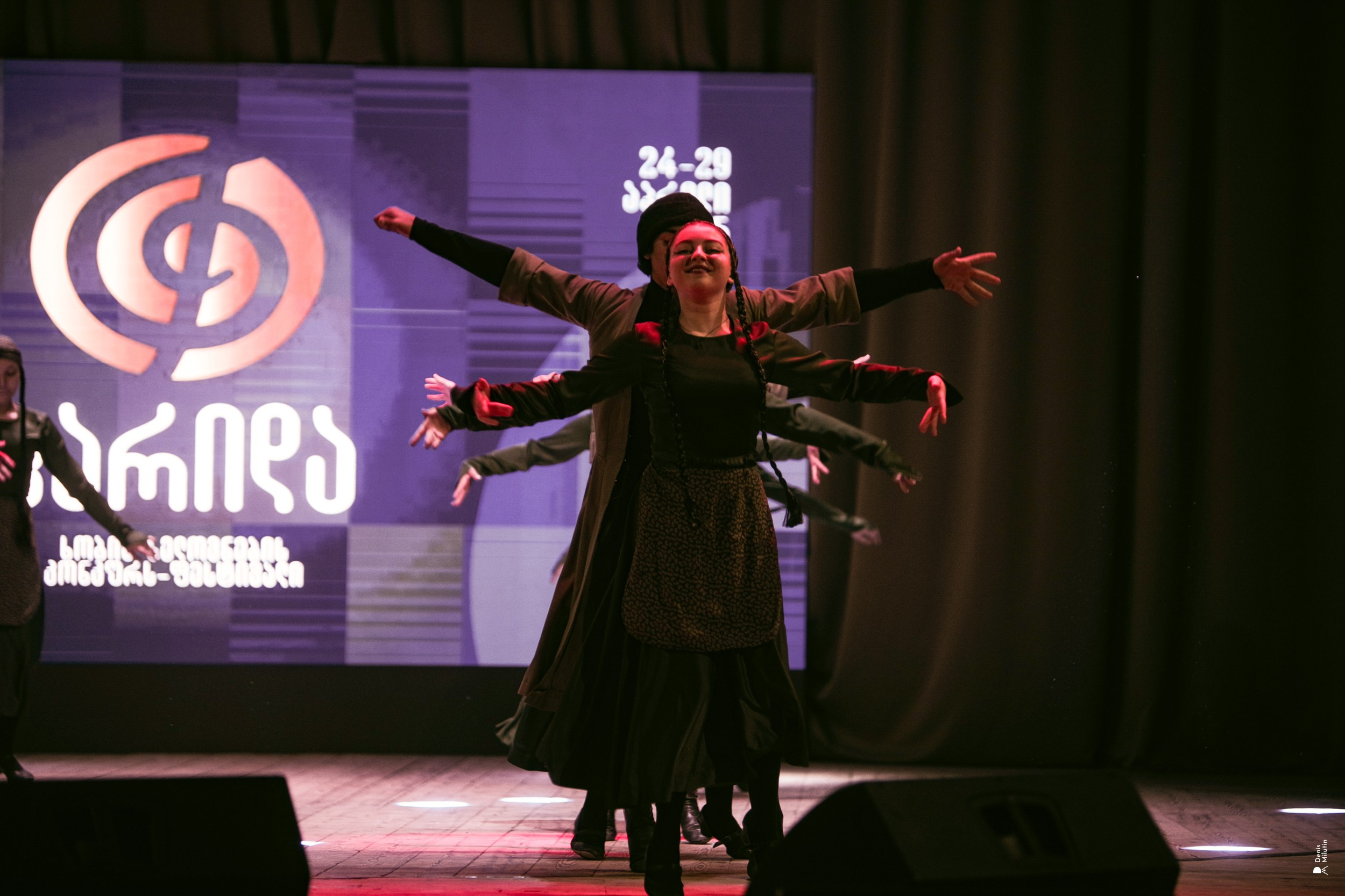 Танцы в Хоби. Портретный фотограф Денис Милютин