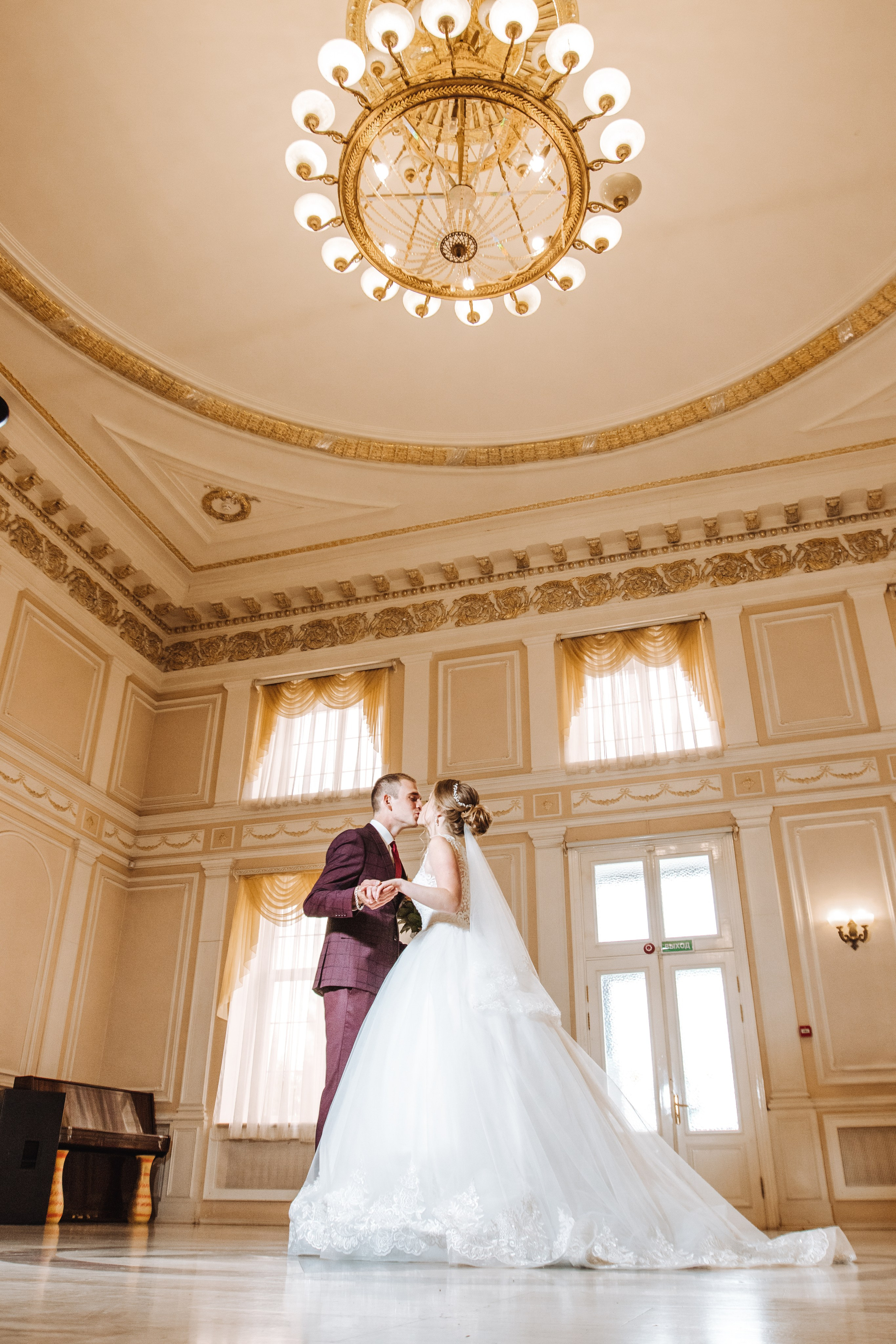 Свадебный фотограф в Подольске Ивана и Марии. Выпускные альбомы в Серпухове