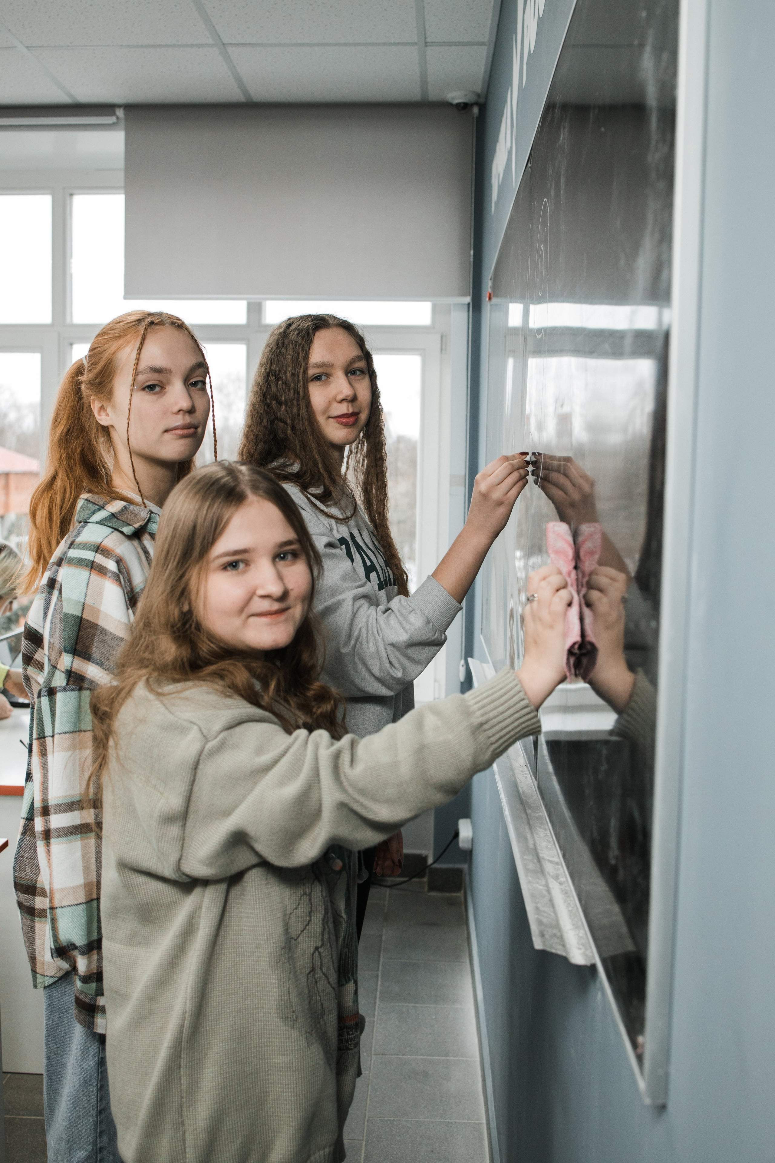 Современная фотосессия для выпускников 9 классов. Выпускные альбомы в Серпухове