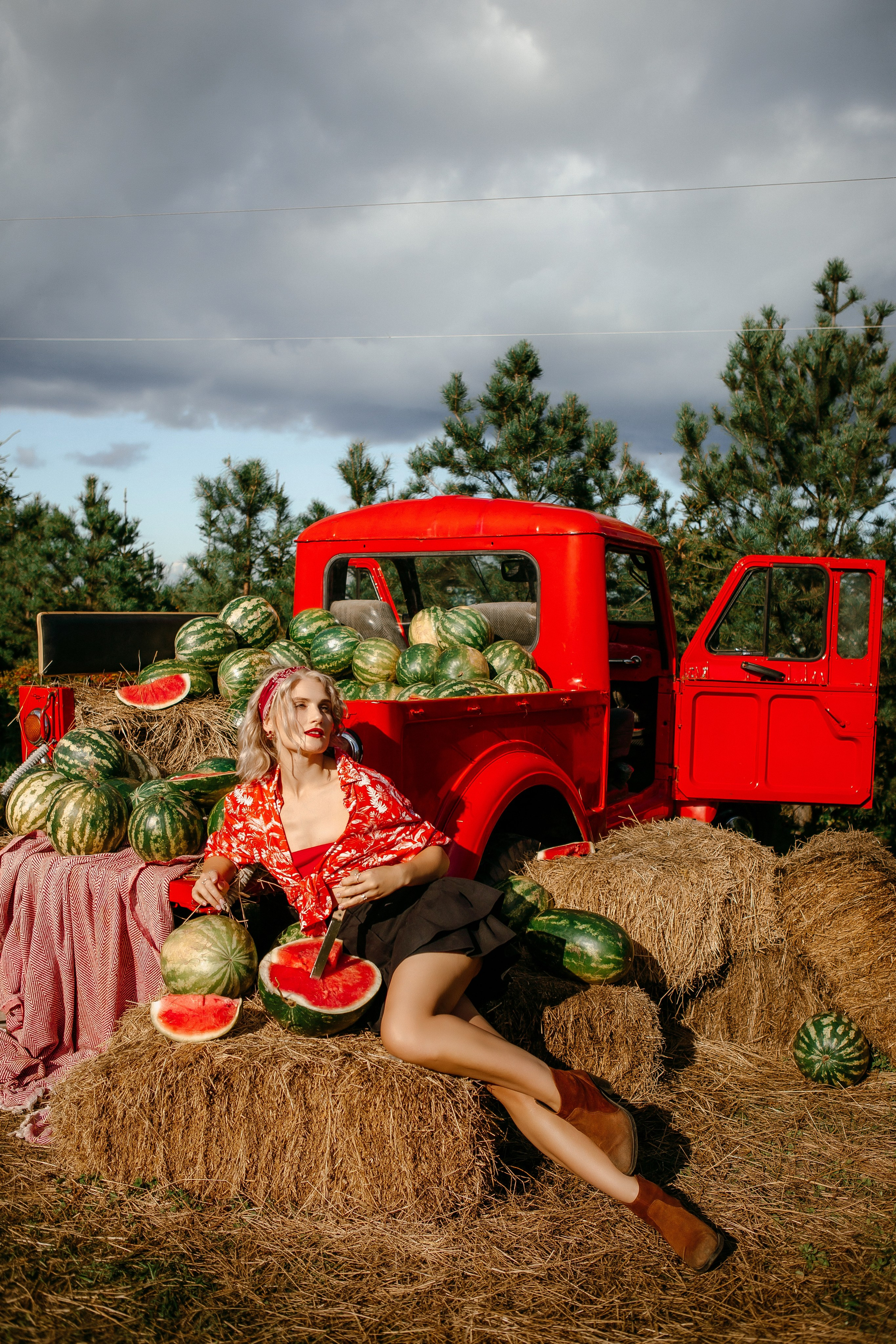 Юля в арбузах. Elena Sova — семейный и женский фотограф в Санкт-Петербурге