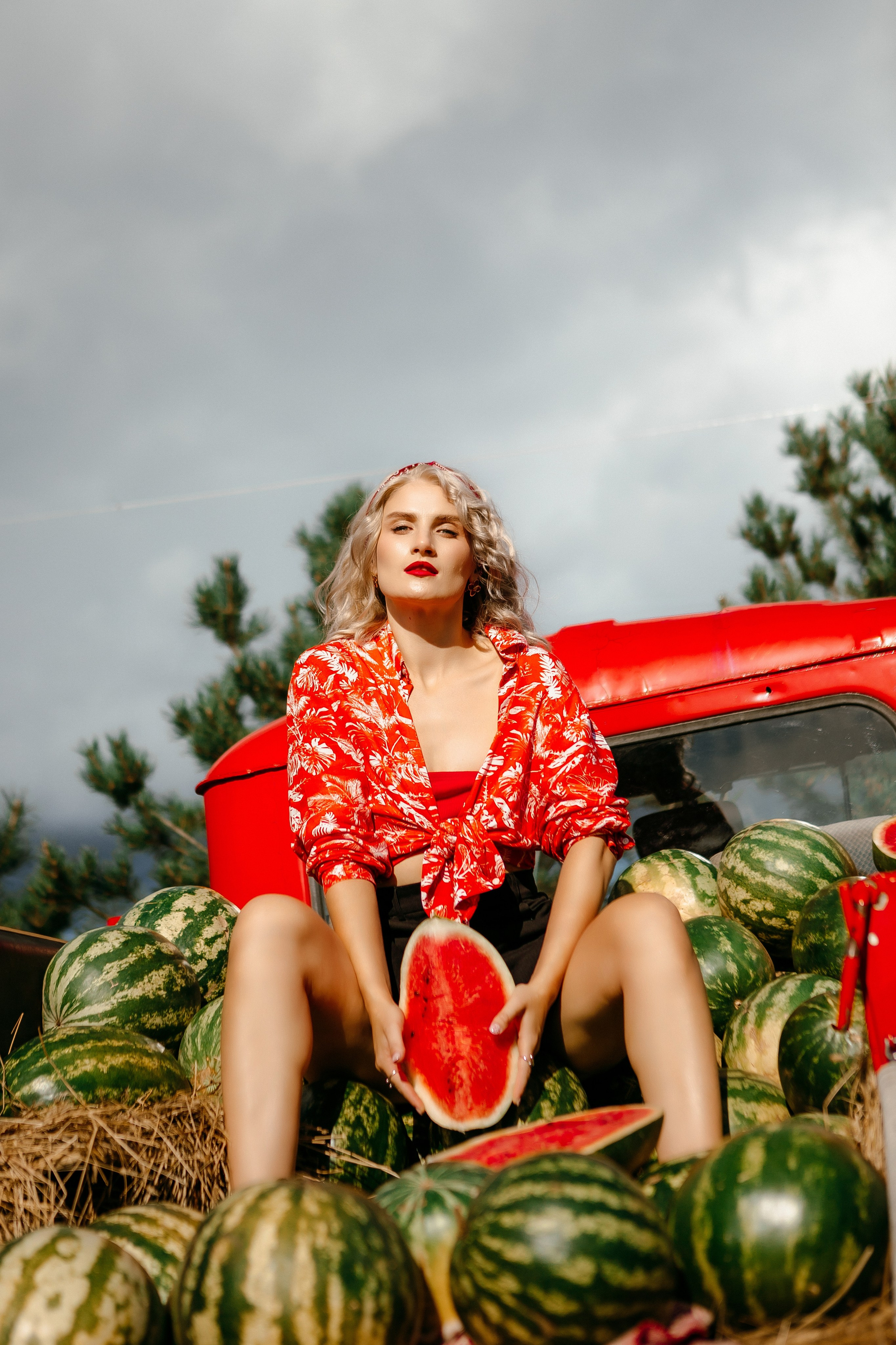 Юля в арбузах. Elena Sova — семейный и женский фотограф в Санкт-Петербурге