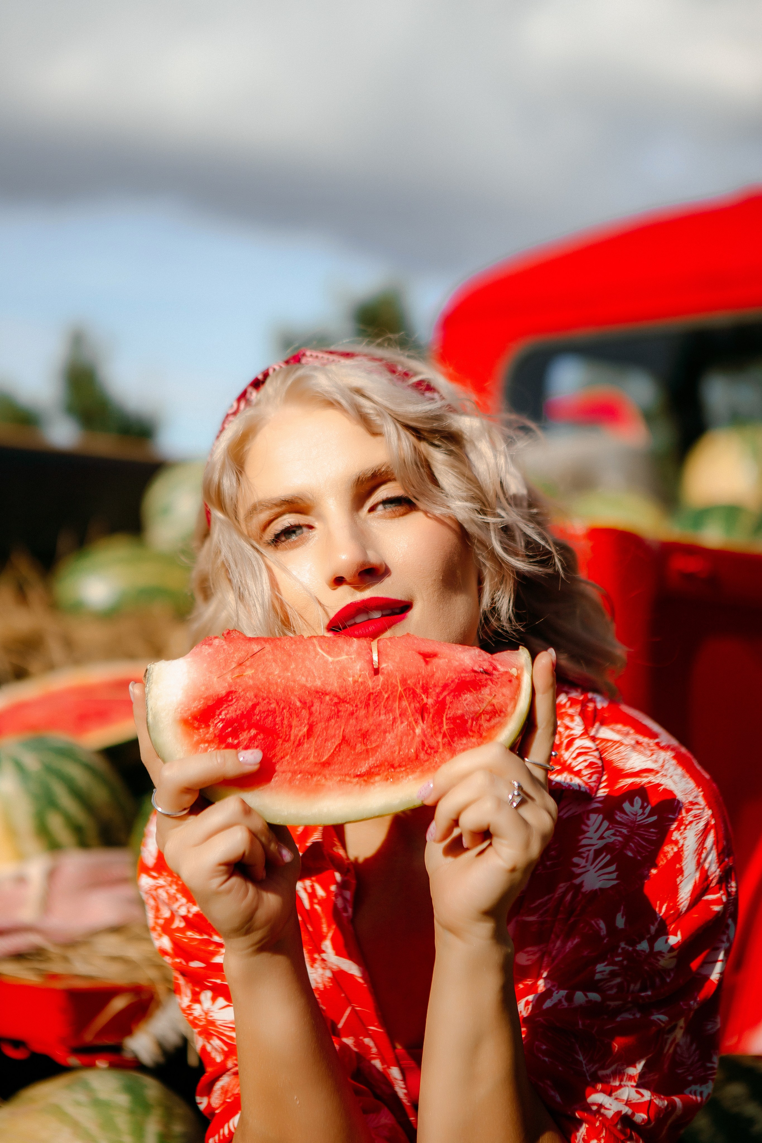 Юля в арбузах. Elena Sova — семейный и женский фотограф в Санкт-Петербурге
