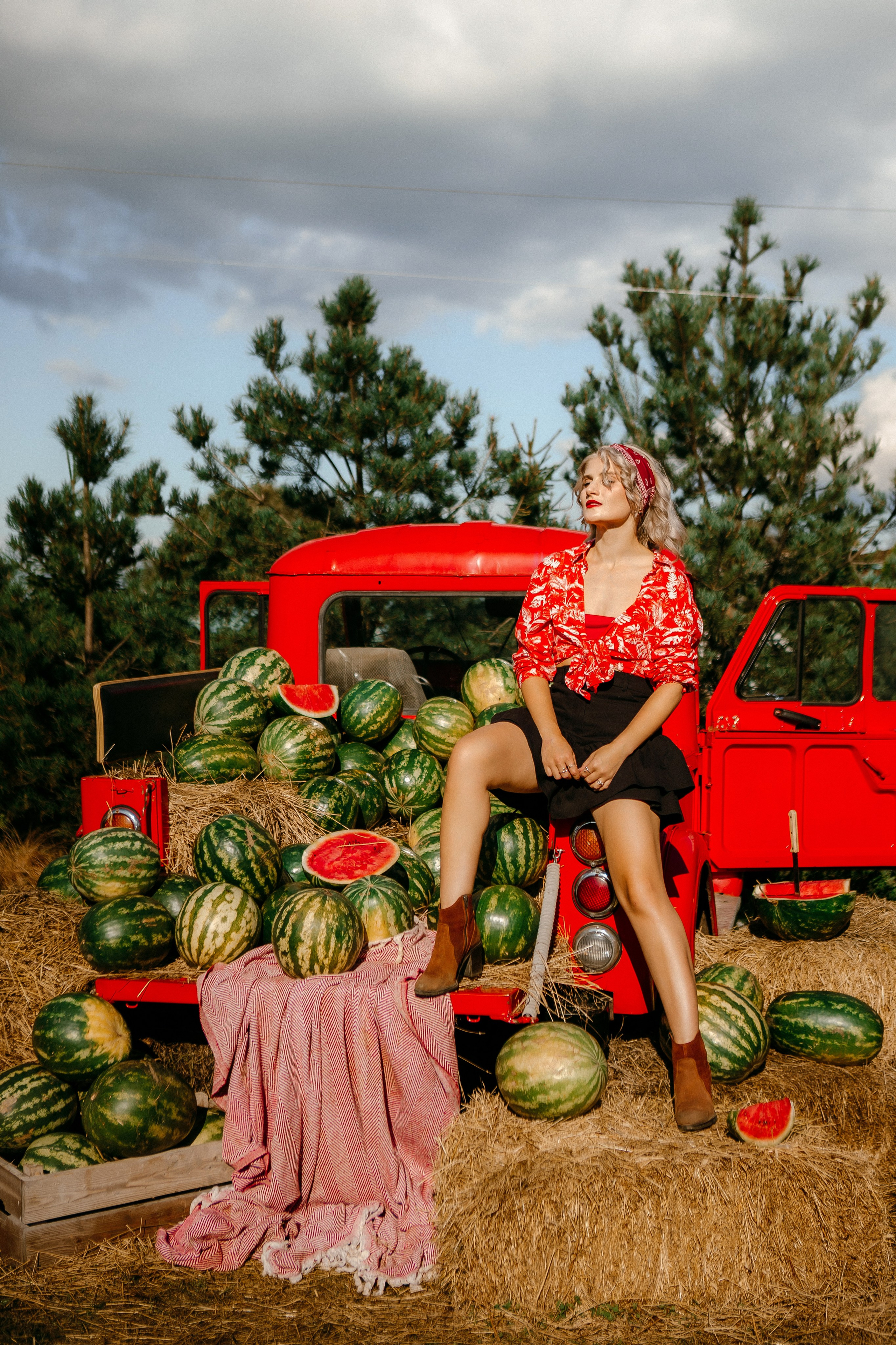 Юля в арбузах. Elena Sova — семейный и женский фотограф в Санкт-Петербурге