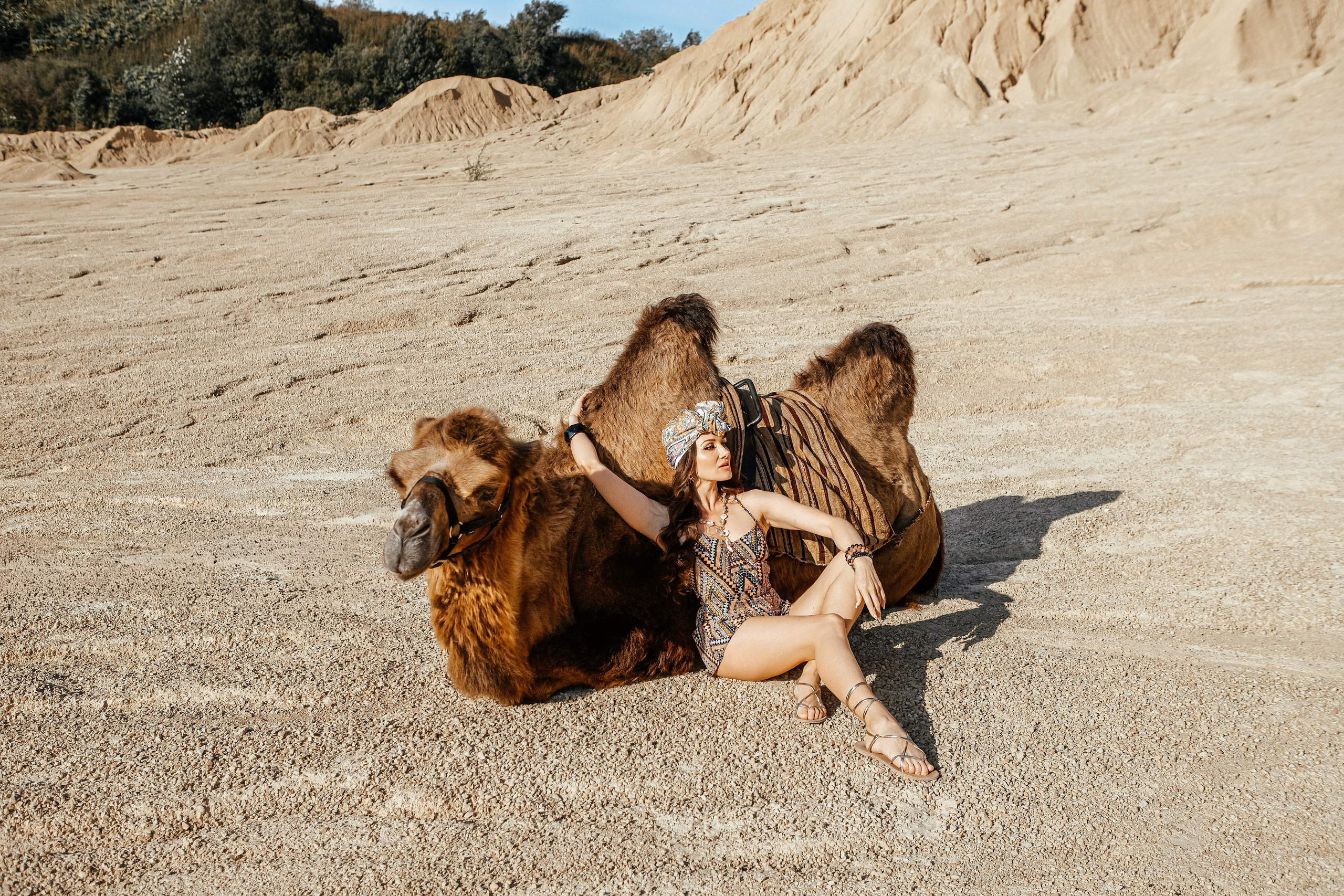 Девушки с верблюдом. Elena Sova — семейный и женский фотограф в Санкт-Петербурге
