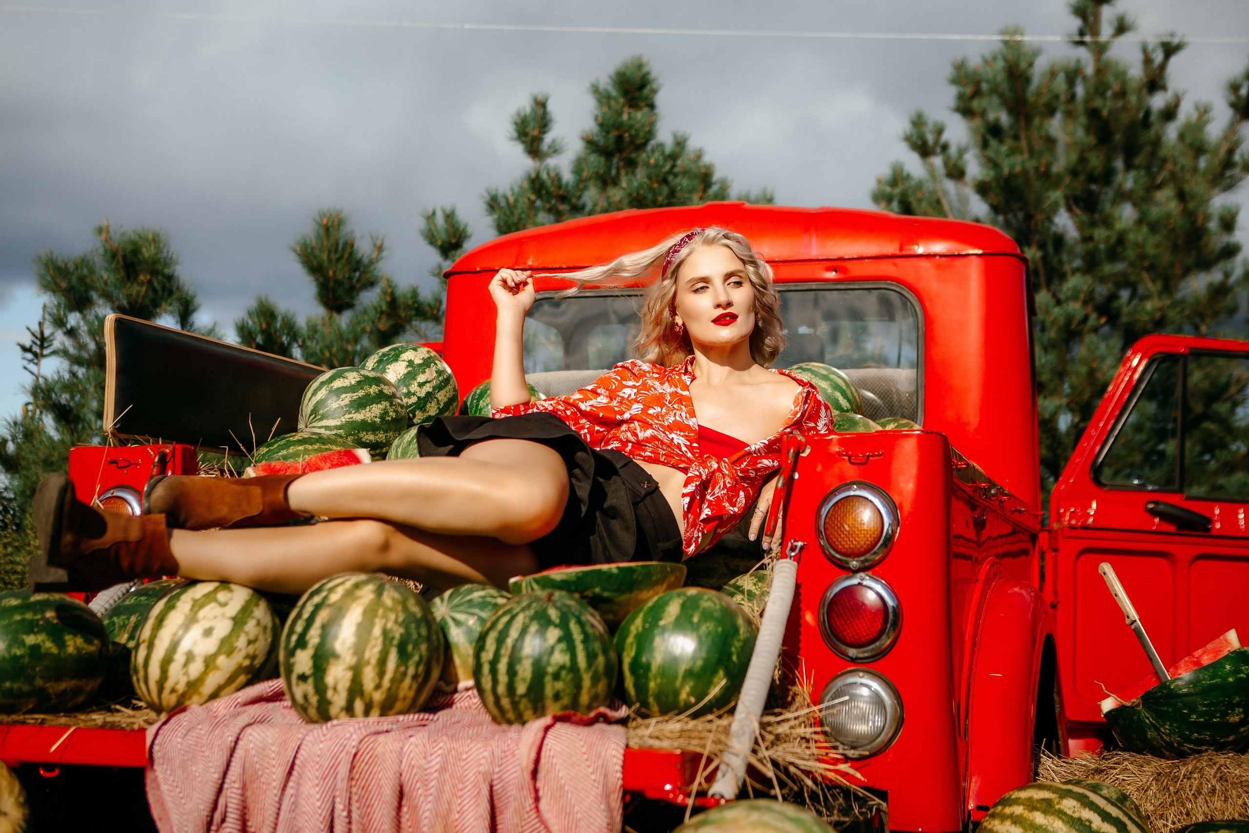 Юля в арбузах. Elena Sova — семейный и женский фотограф в Санкт-Петербурге