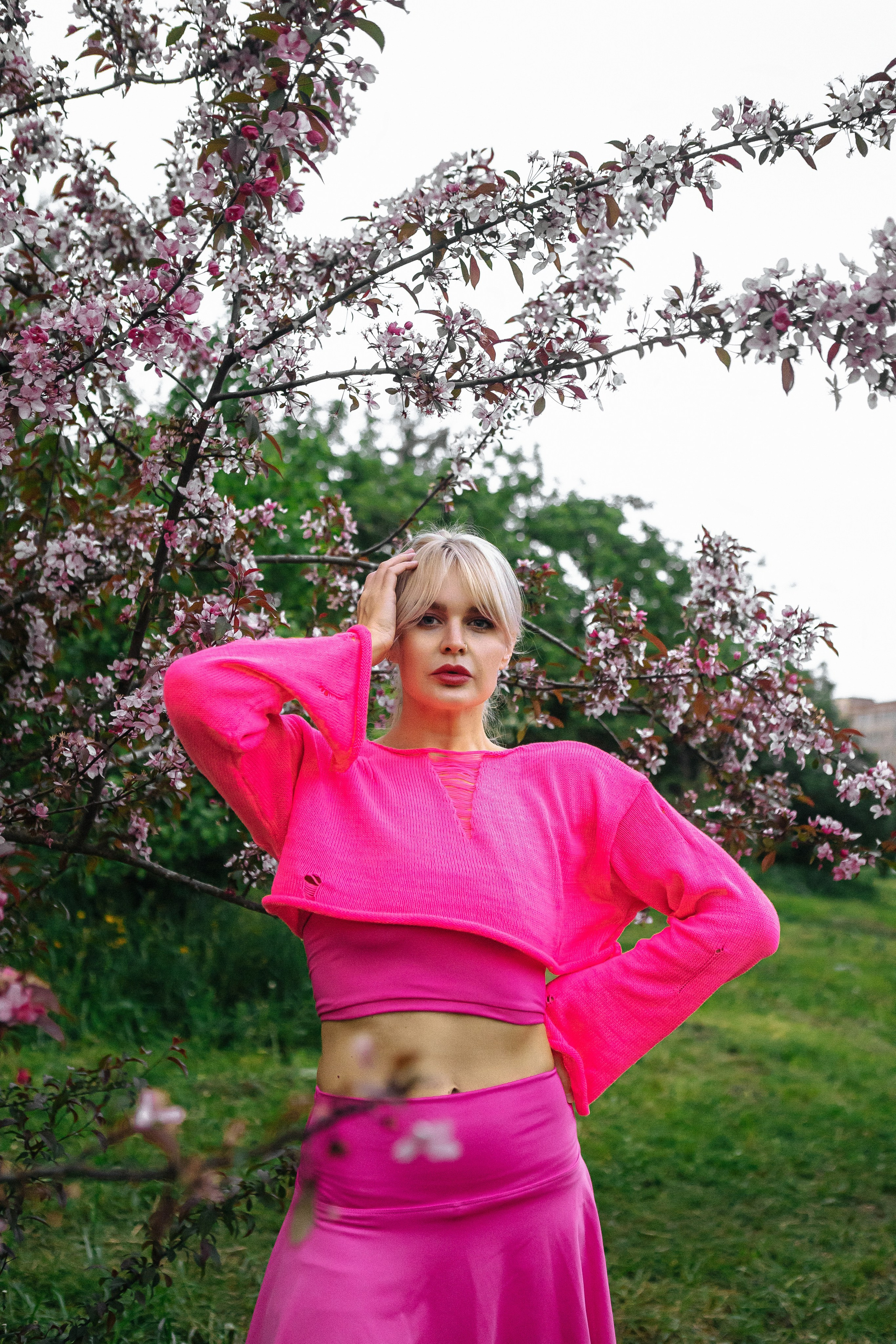 Вика — яркое настроение в яблонях. Elena Sova — семейный и женский фотограф в Санкт-Петербурге