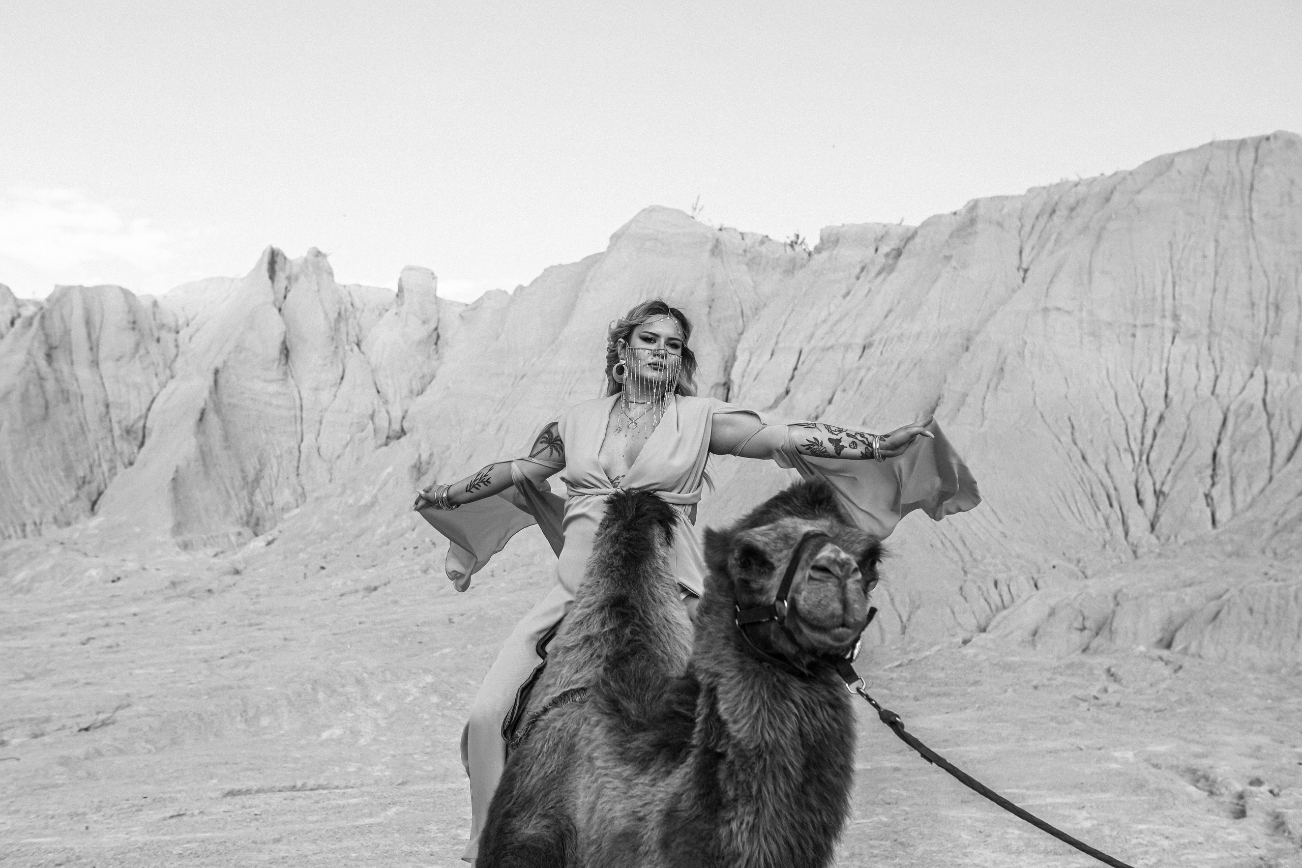 Девушки с верблюдом. Elena Sova — семейный и женский фотограф в Санкт-Петербурге