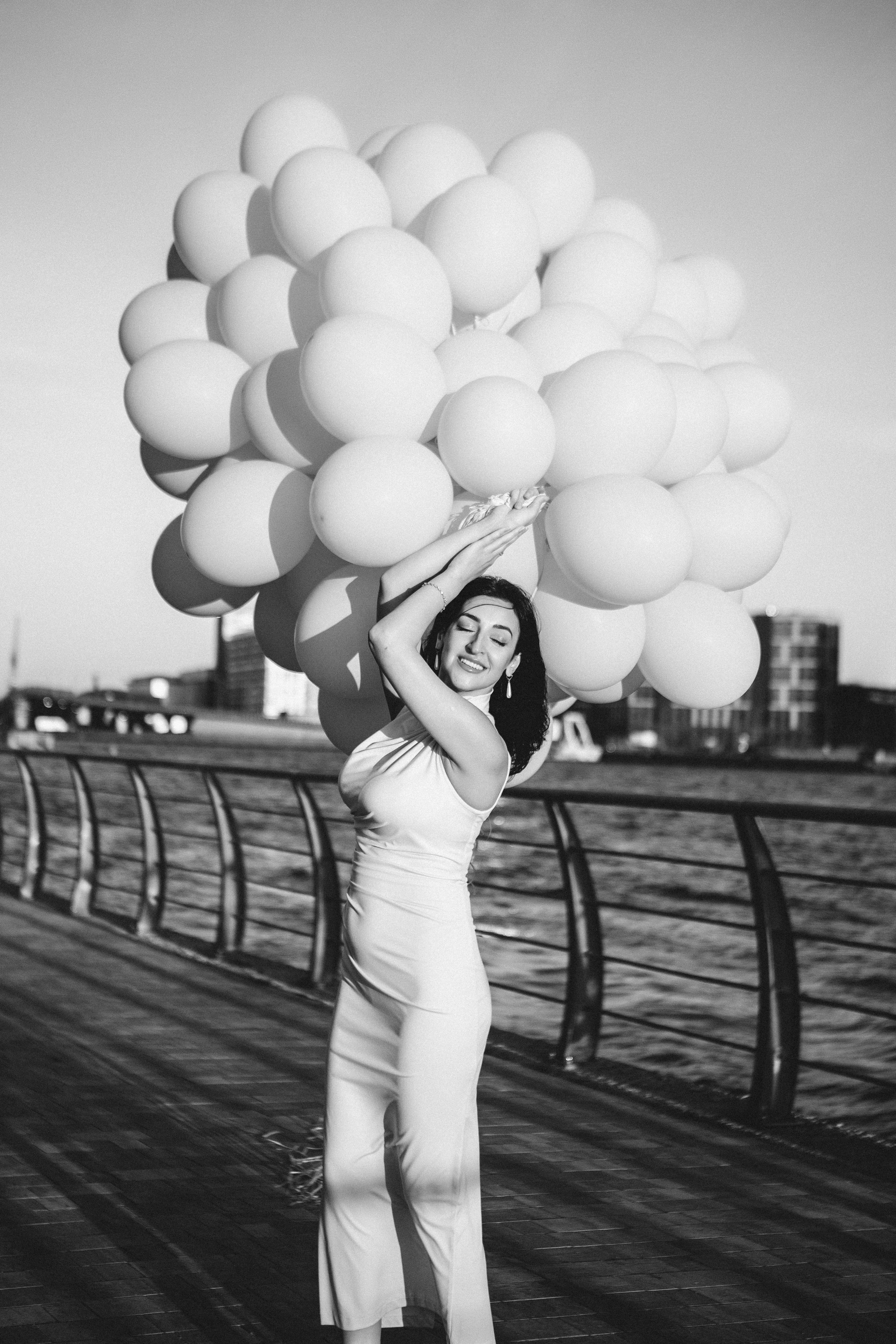 Ульвия — с воздушными шарами. Elena Sova — семейный и женский фотограф в Санкт-Петербурге