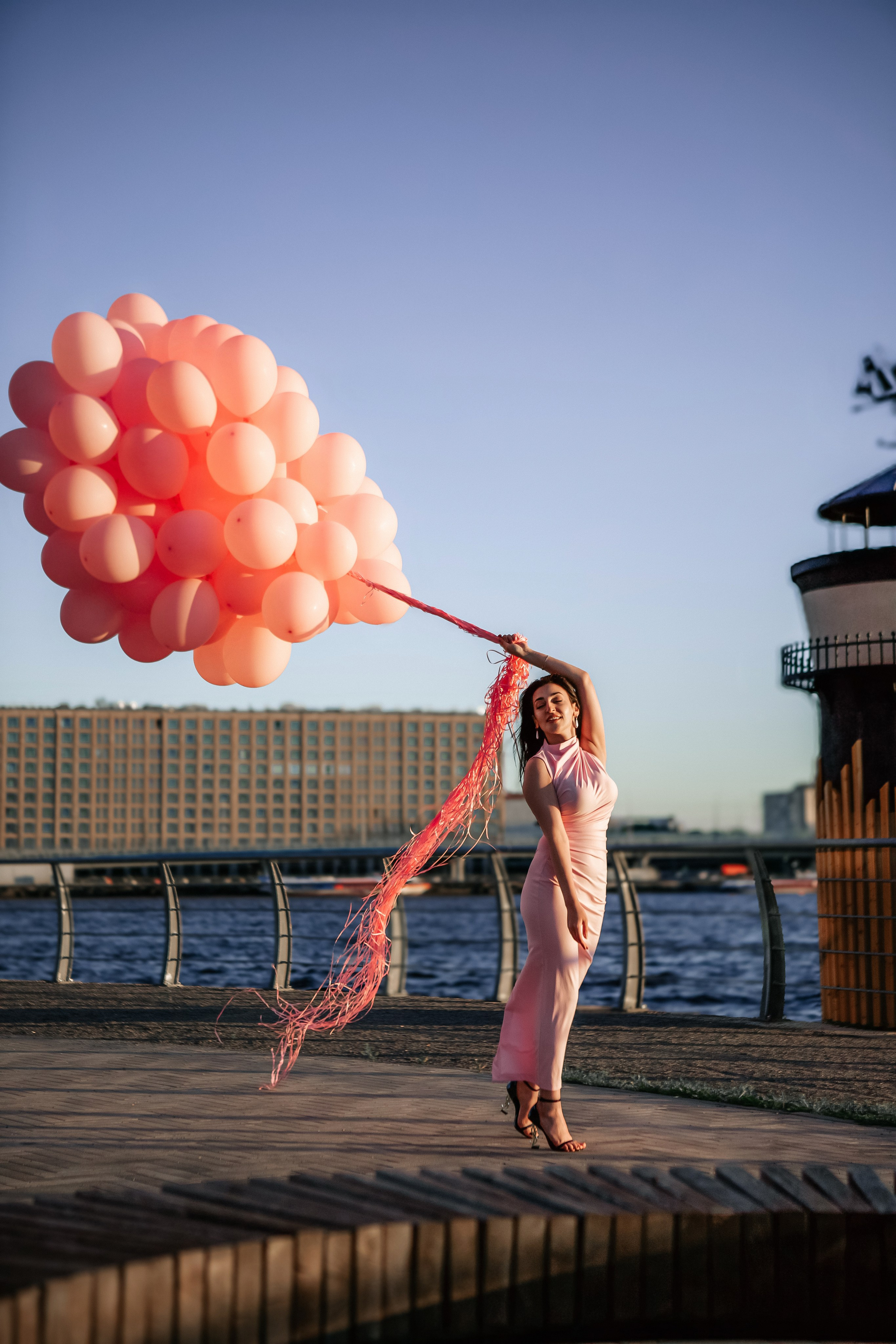 Ульвия — с воздушными шарами. Elena Sova — семейный и женский фотограф в Санкт-Петербурге