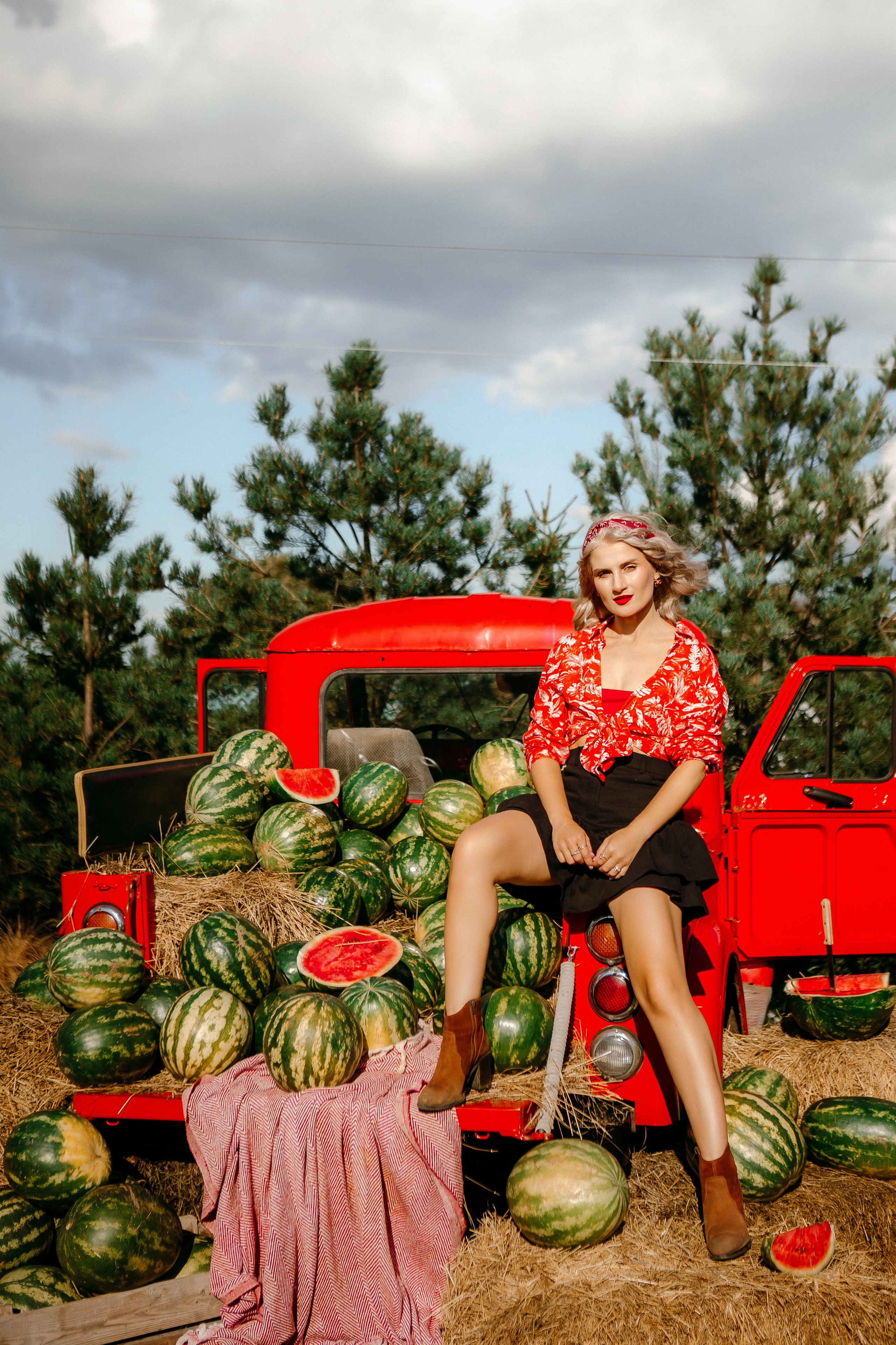 Юля в арбузах. Elena Sova — семейный и женский фотограф в Санкт-Петербурге