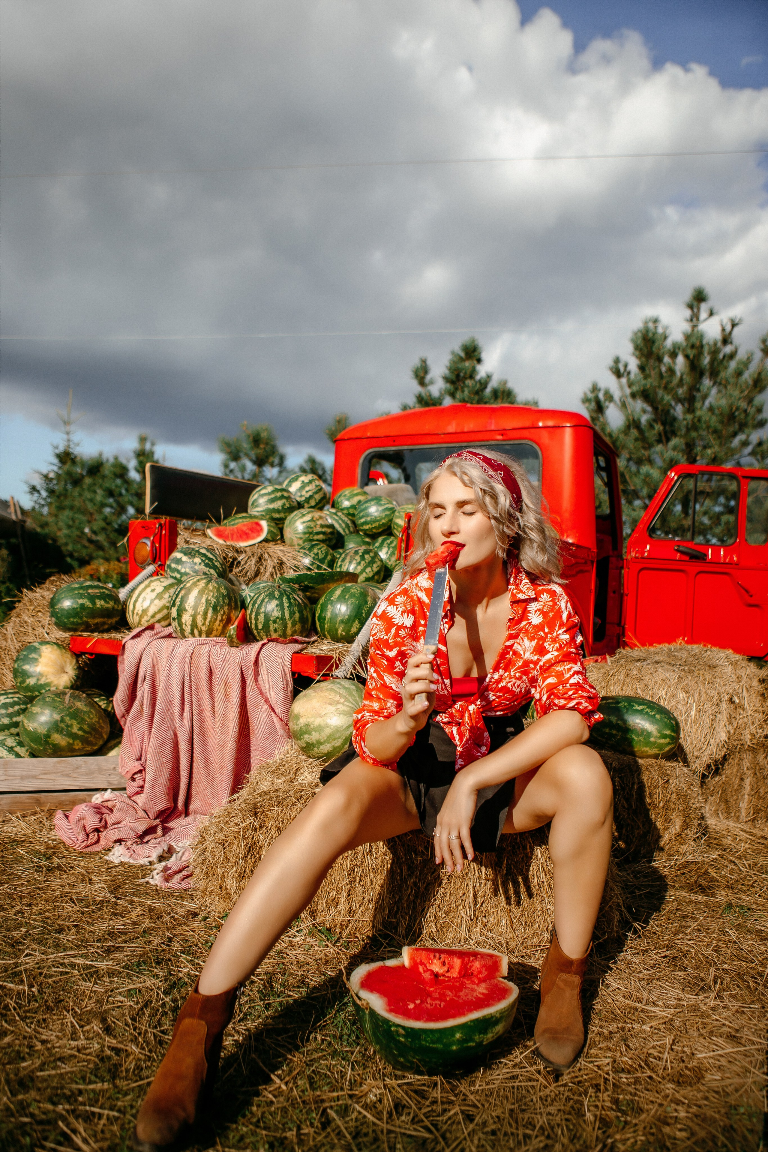 Юля в арбузах. Elena Sova — семейный и женский фотограф в Санкт-Петербурге