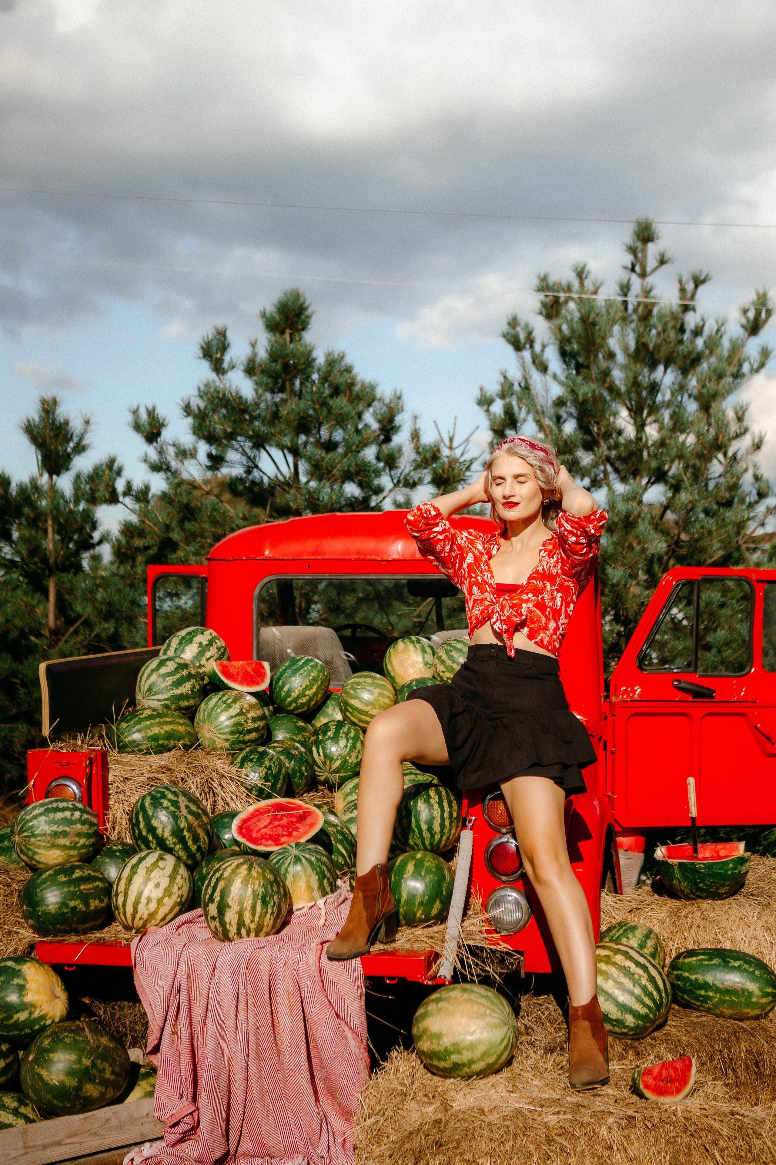 Юля в арбузах. Elena Sova — семейный и женский фотограф в Санкт-Петербурге