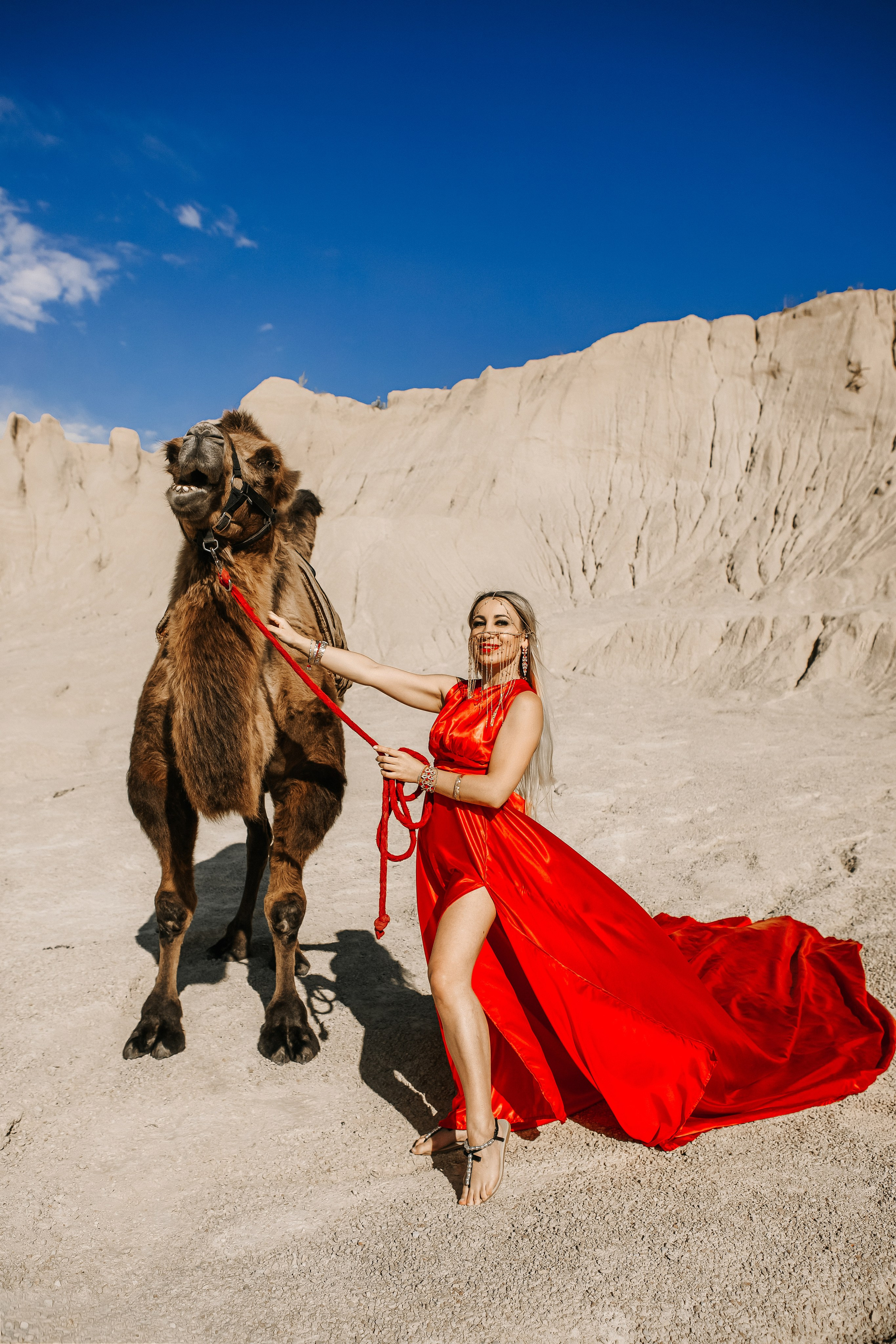 Девушки с верблюдом. Elena Sova — семейный и женский фотограф в Санкт-Петербурге