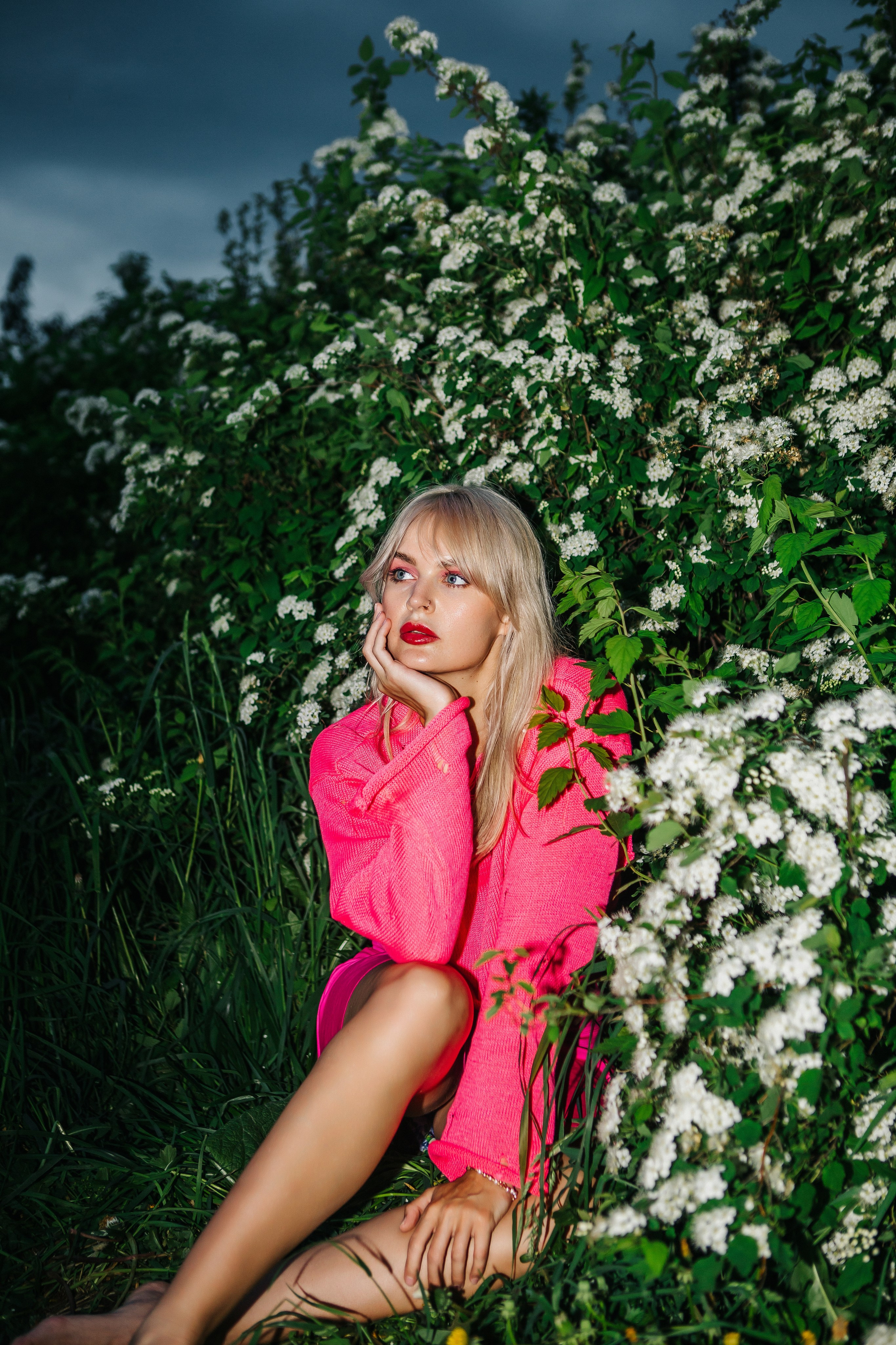 Вика — яркое настроение в яблонях. Elena Sova — семейный и женский фотограф в Санкт-Петербурге