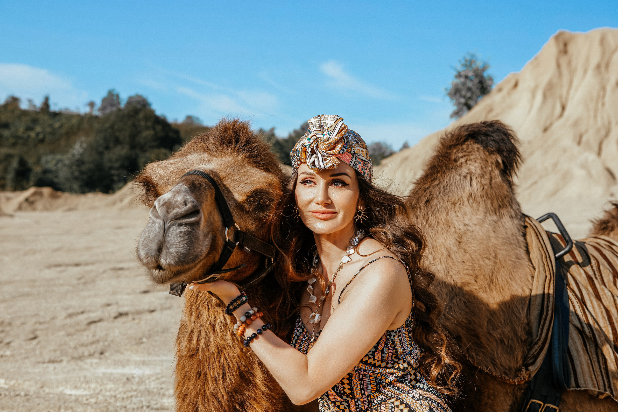 Девушки с верблюдом. Elena Sova — семейный и женский фотограф в Санкт-Петербурге