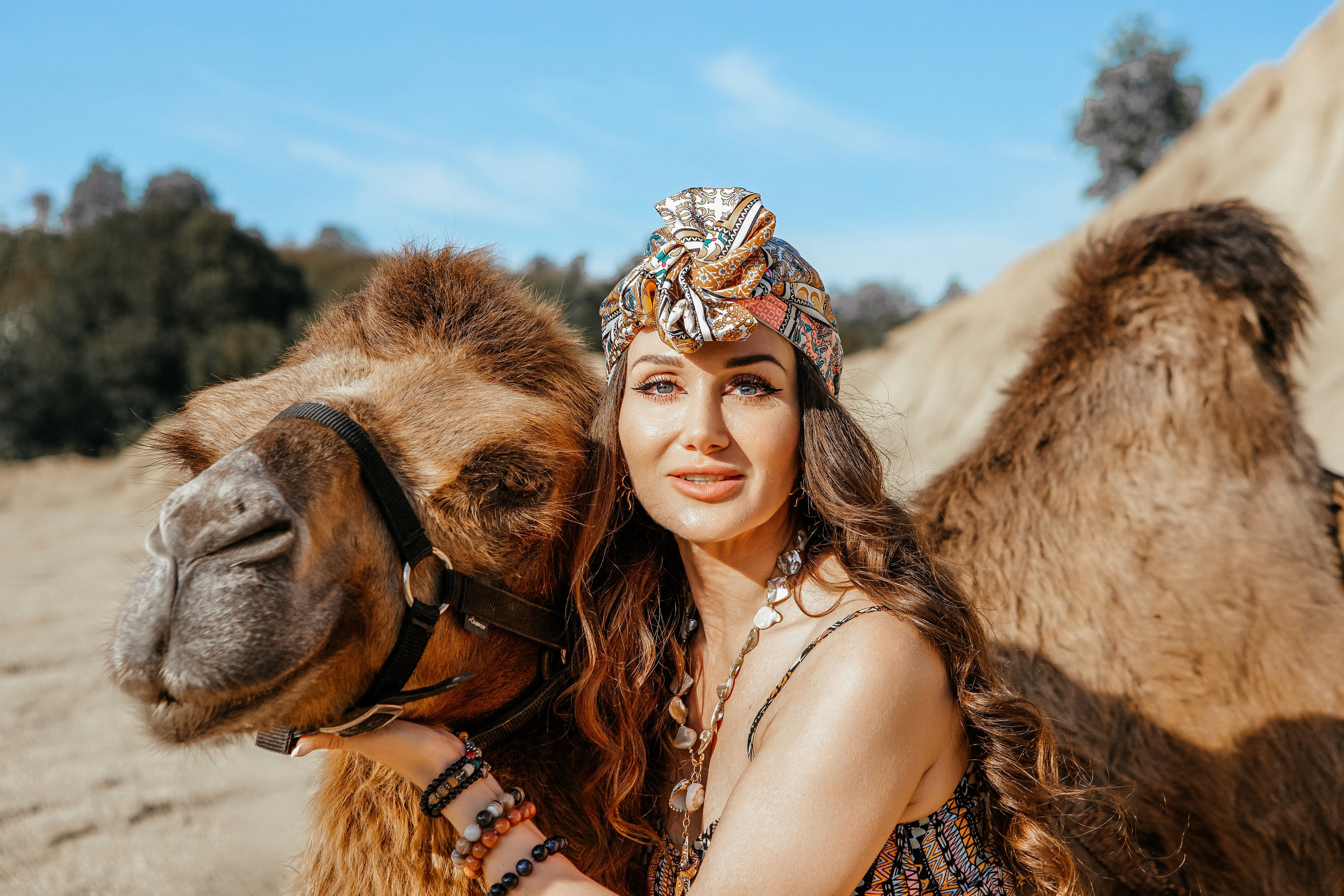 Девушки с верблюдом. Elena Sova — семейный и женский фотограф в Санкт-Петербурге
