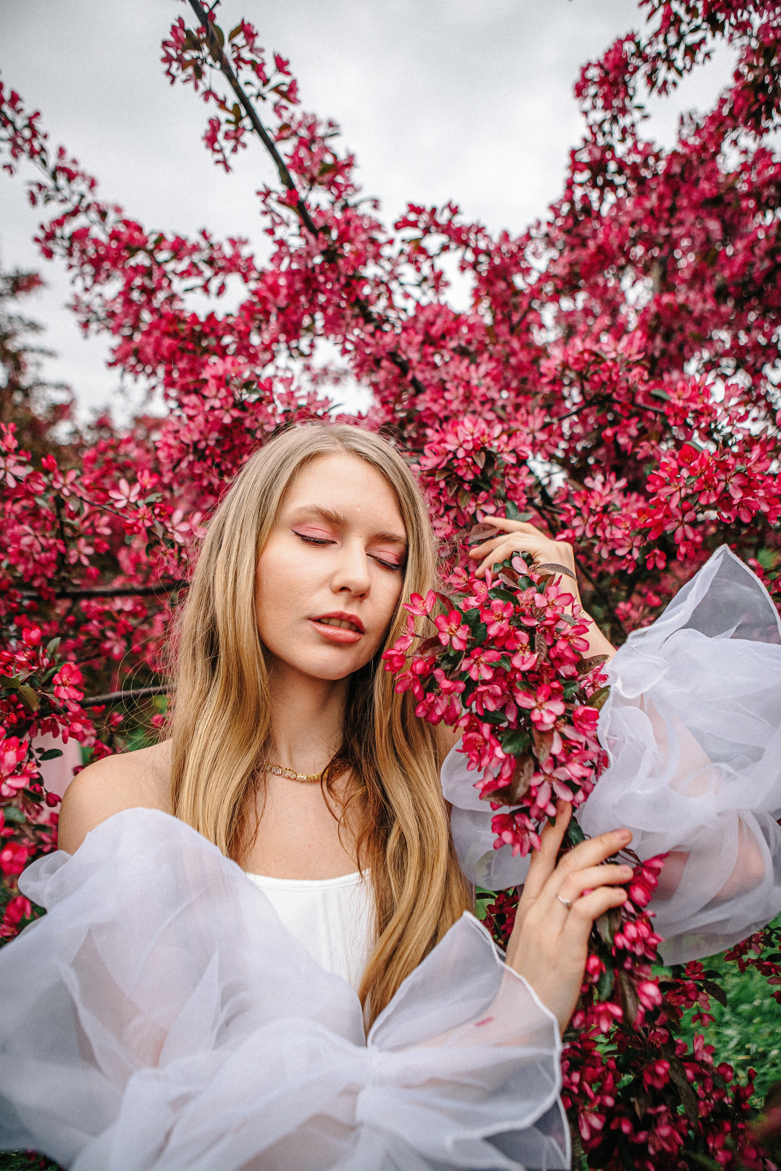 Анастасия — цветущий сад. Elena Sova — семейный и женский фотограф в Санкт-Петербурге