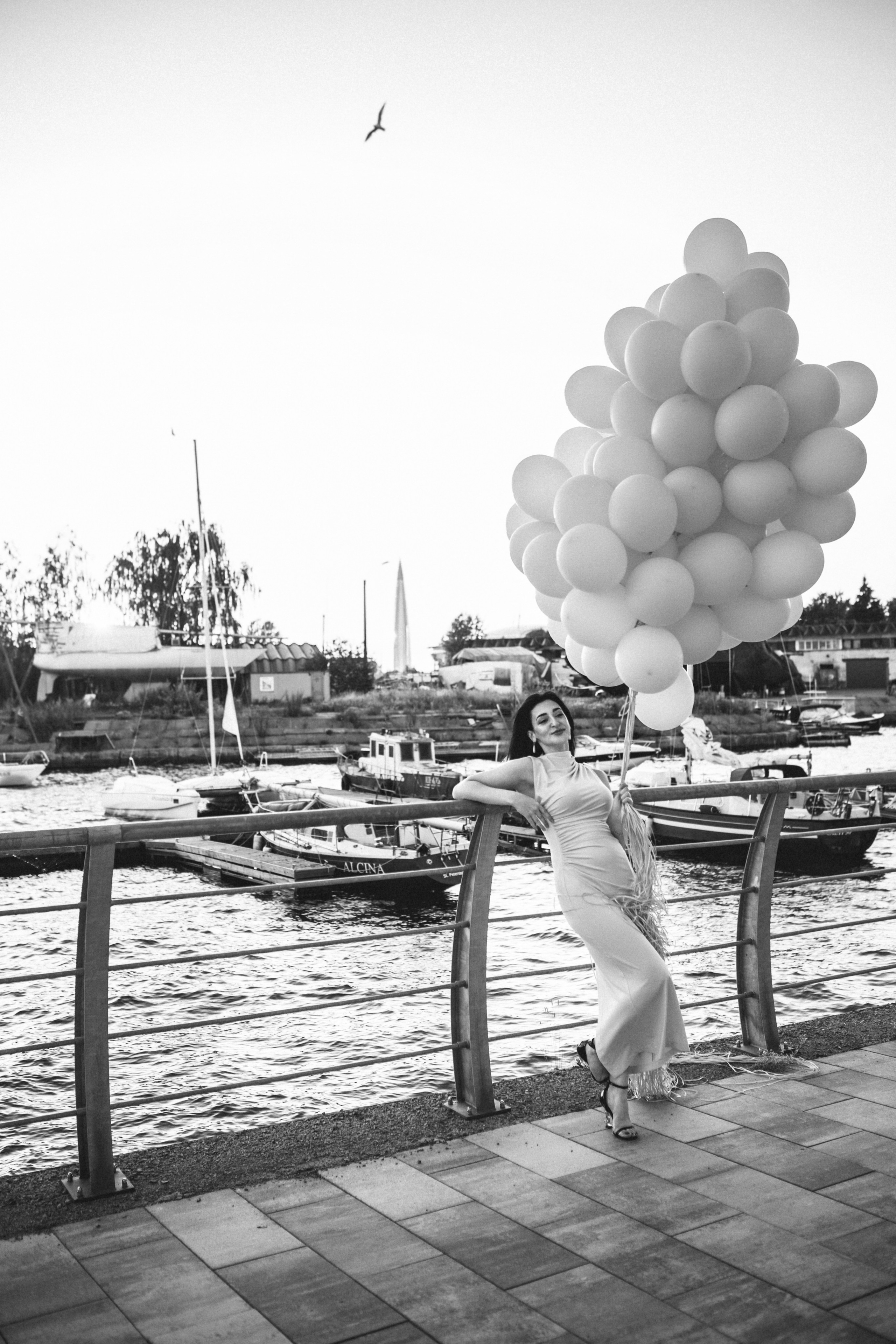 Ульвия — с воздушными шарами. Elena Sova — семейный и женский фотограф в Санкт-Петербурге