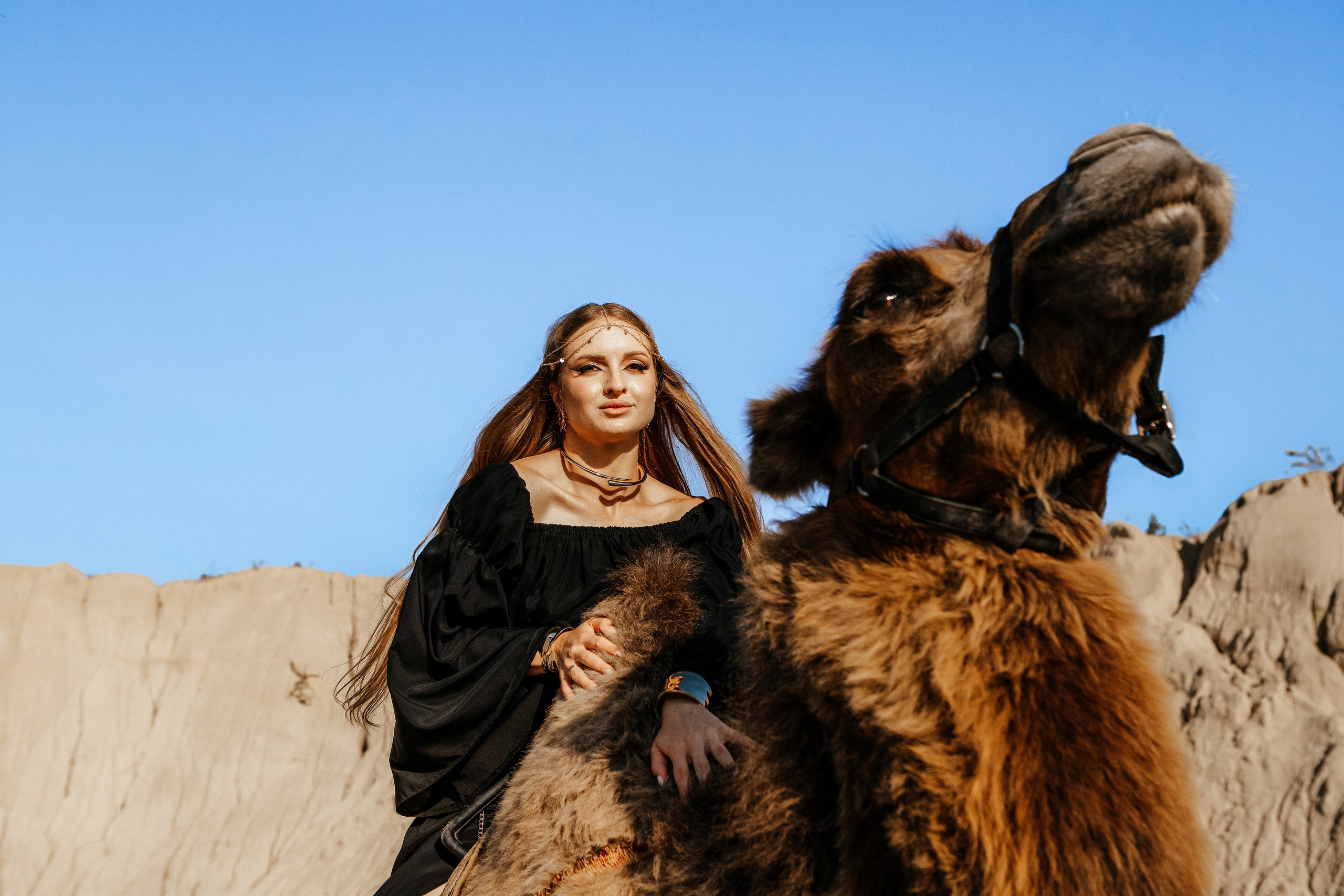 Девушки с верблюдом. Elena Sova — семейный и женский фотограф в Санкт-Петербурге
