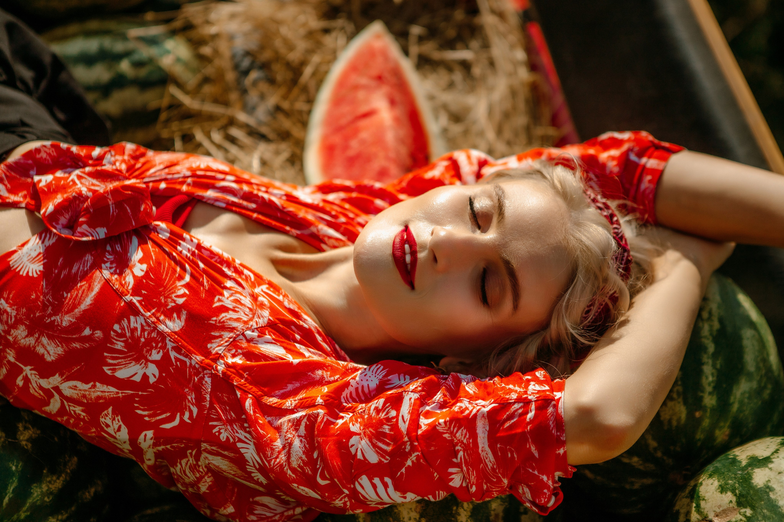 Юля в арбузах. Elena Sova — семейный и женский фотограф в Санкт-Петербурге