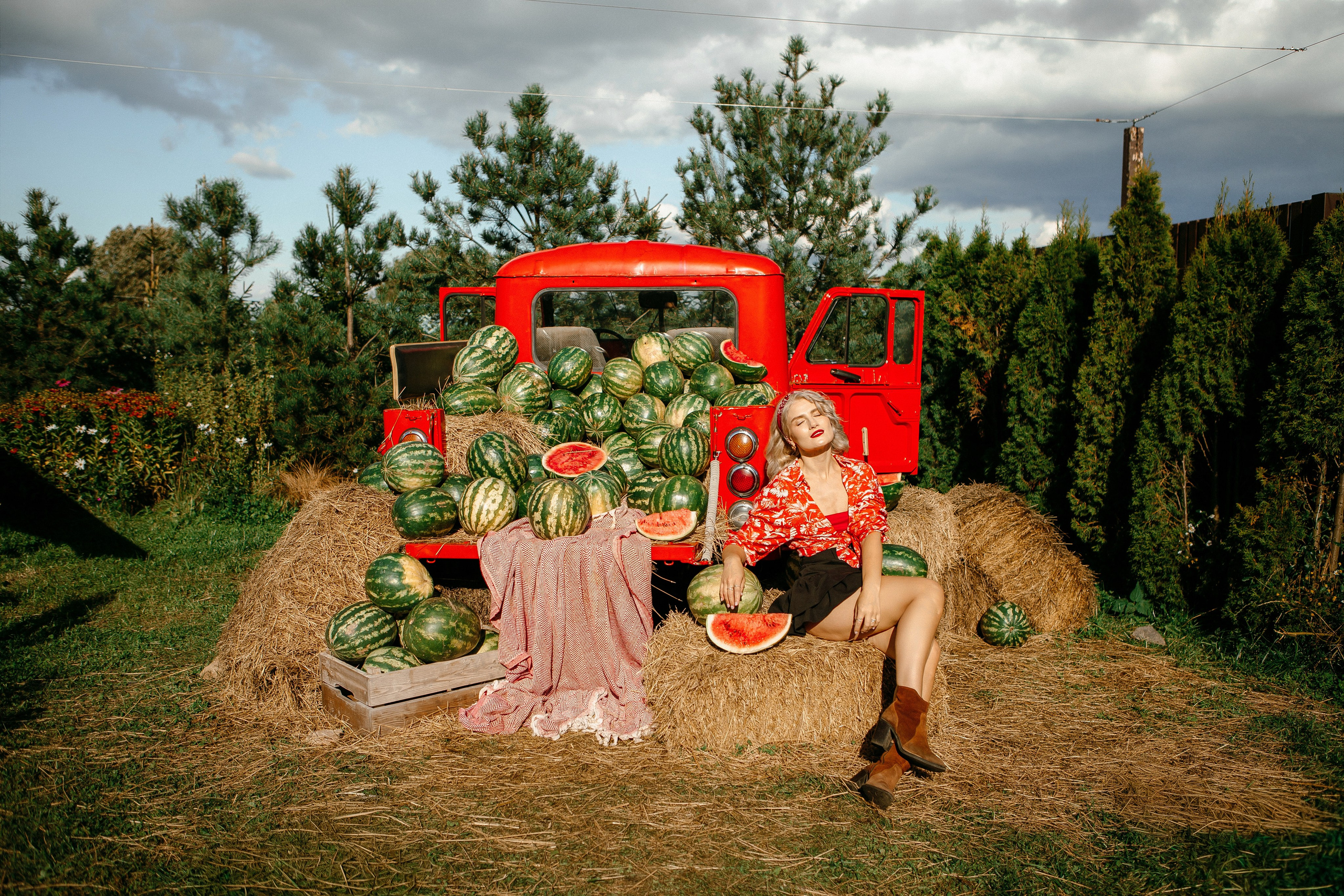 Юля в арбузах. Elena Sova — семейный и женский фотограф в Санкт-Петербурге