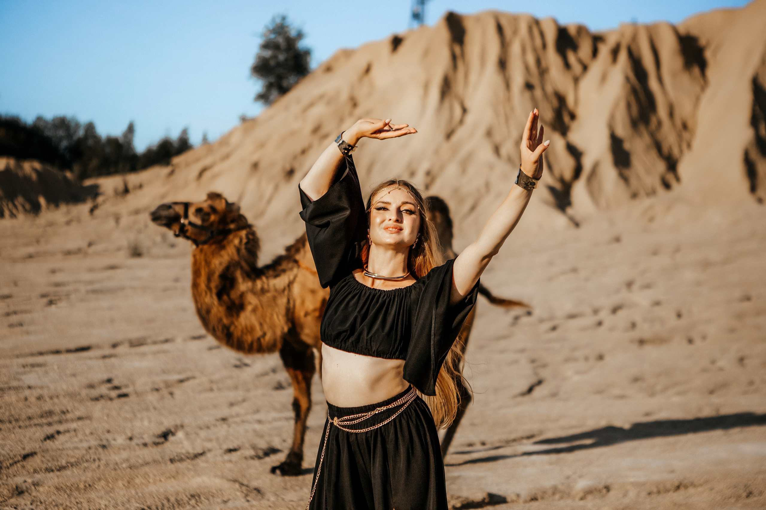 Девушки с верблюдом. Elena Sova — семейный и женский фотограф в Санкт-Петербурге