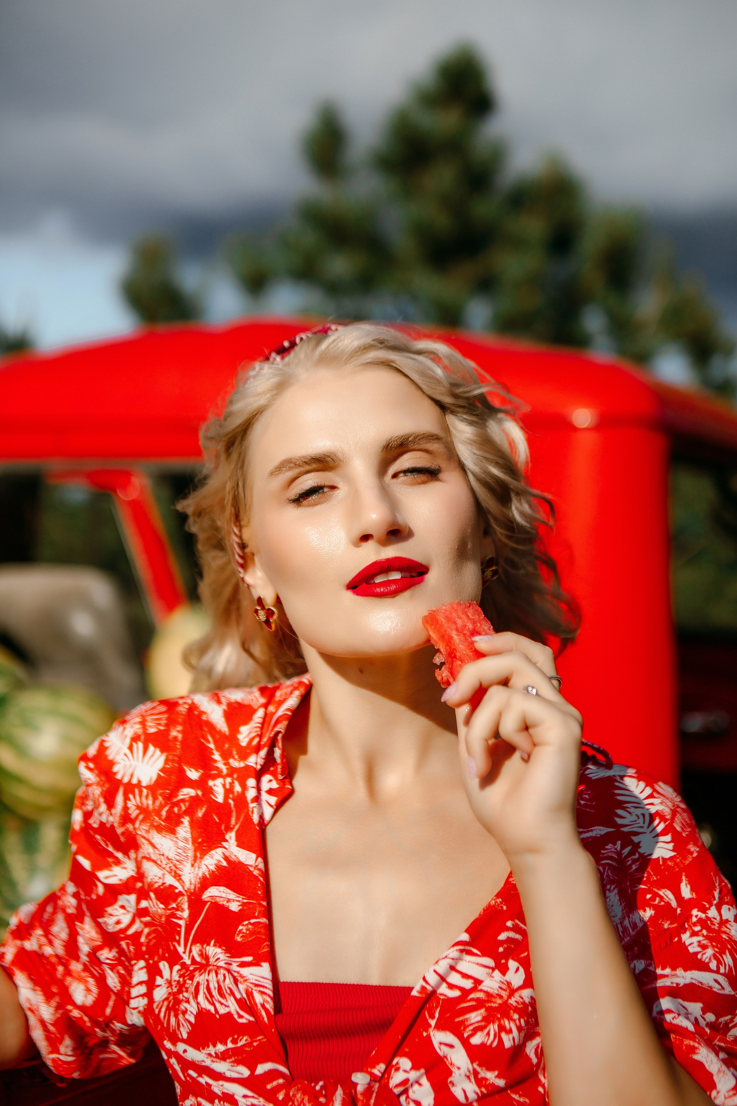 Юля в арбузах. Elena Sova — семейный и женский фотограф в Санкт-Петербурге
