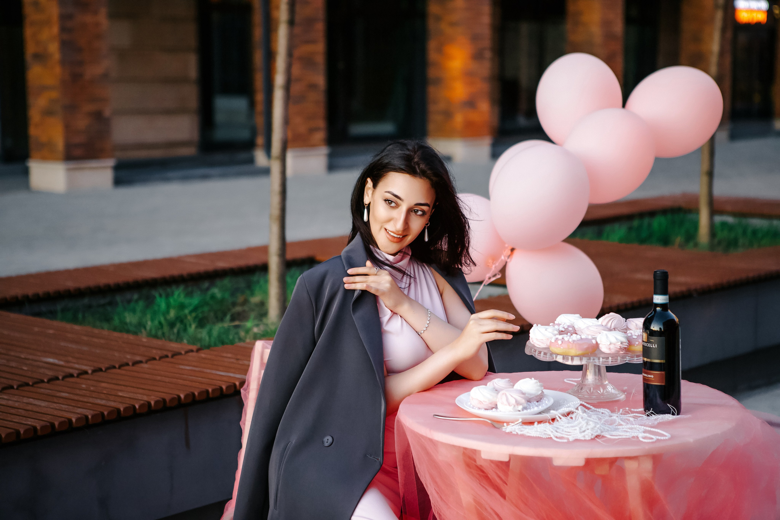 Ульвия — с воздушными шарами. Elena Sova — семейный и женский фотограф в Санкт-Петербурге