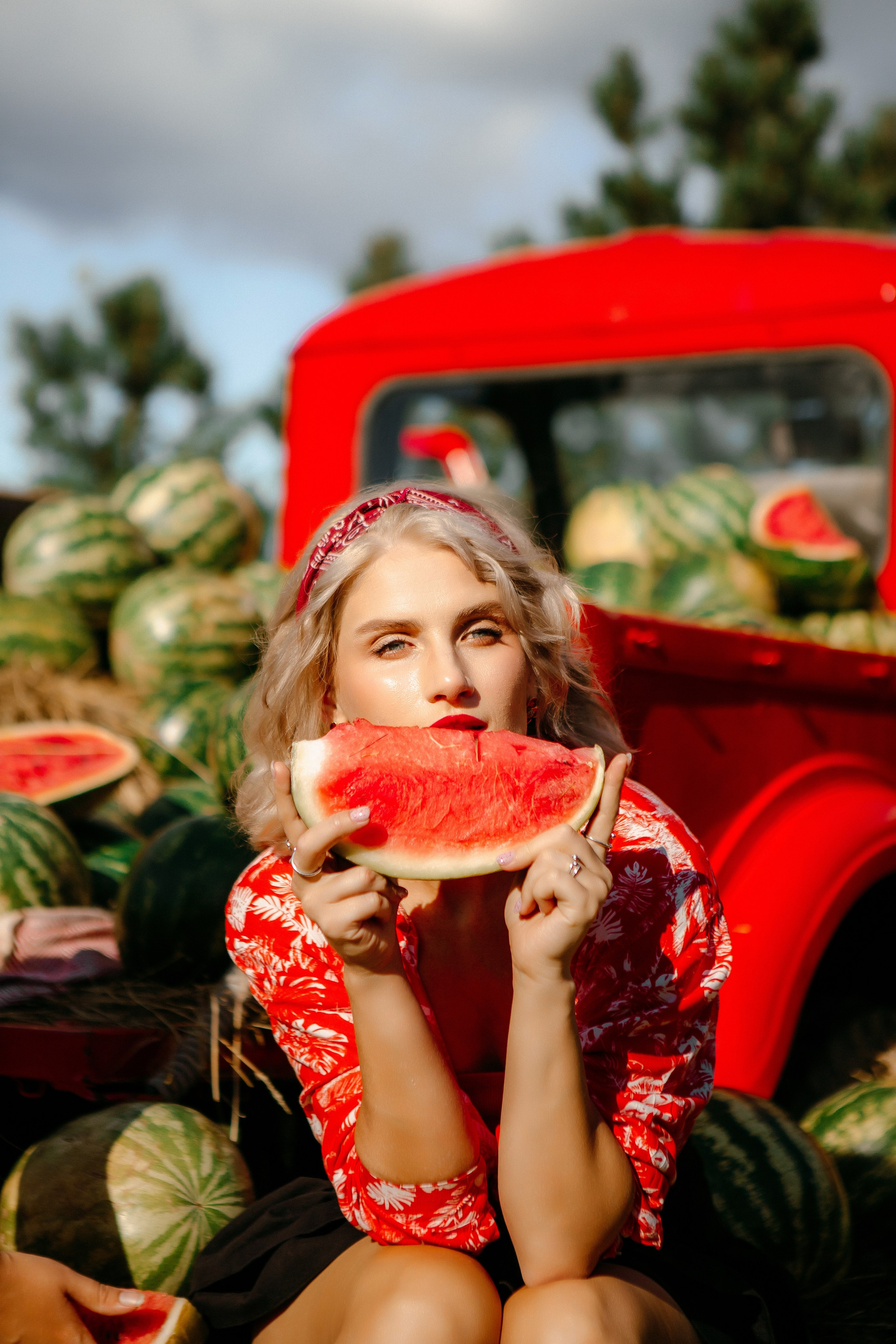 Юля в арбузах. Elena Sova — семейный и женский фотограф в Санкт-Петербурге