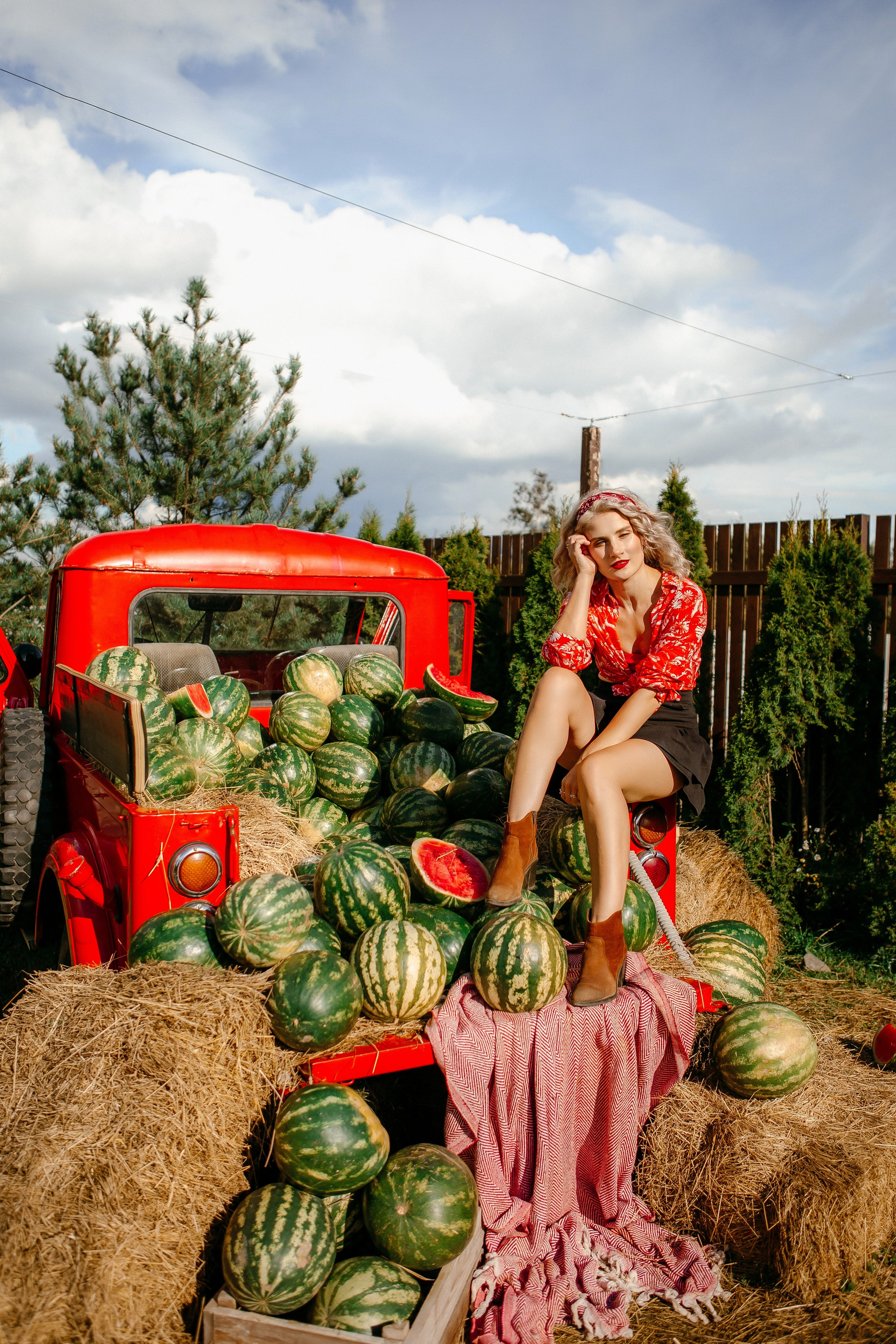 Юля в арбузах. Elena Sova — семейный и женский фотограф в Санкт-Петербурге