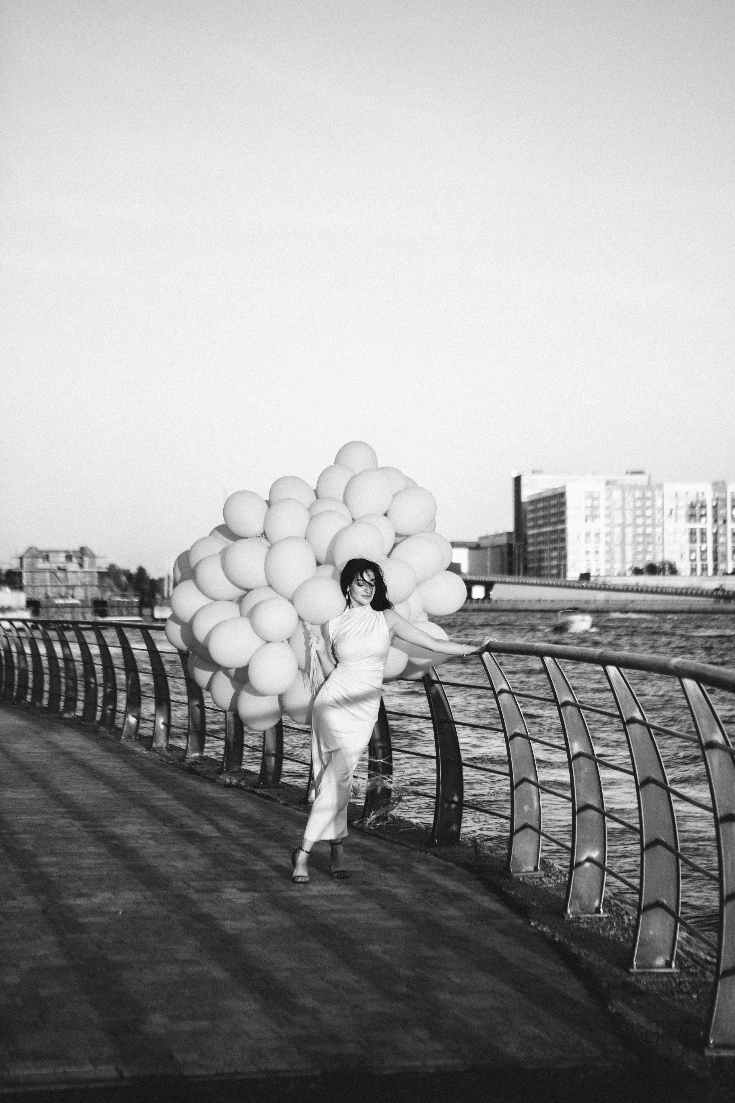 Ульвия — с воздушными шарами. Elena Sova — семейный и женский фотограф в Санкт-Петербурге