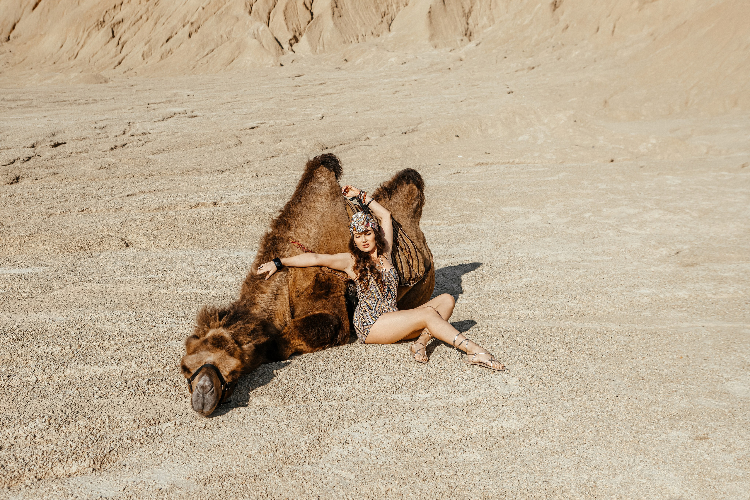 Девушки с верблюдом. Elena Sova — семейный и женский фотограф в Санкт-Петербурге
