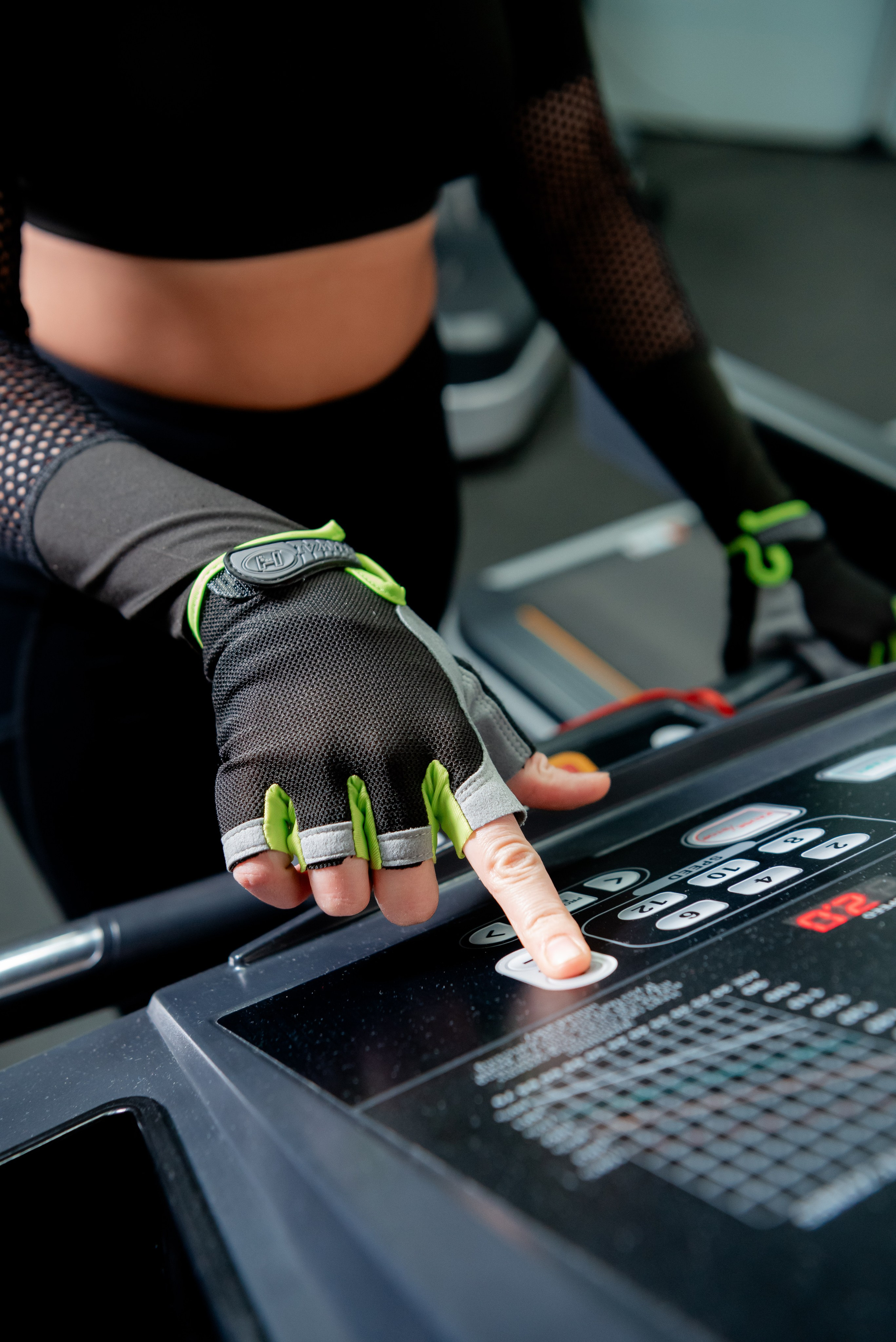 Перчатки для занятий спортом. Фотограф в Волгограде и Волжском Александр Горбань