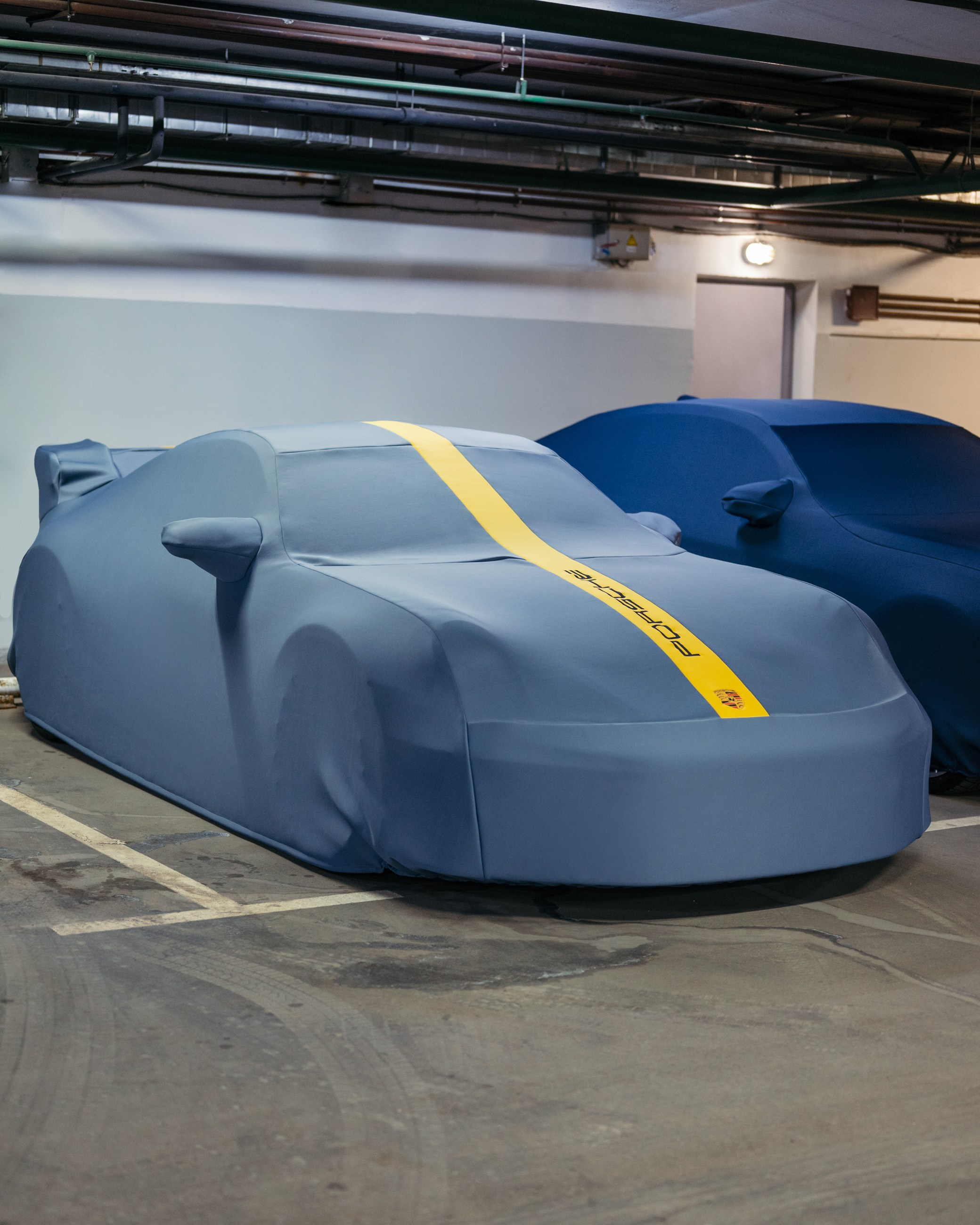 Porsche GT3 и BMW M4 чехлы для гаражного хранения. DeLorein